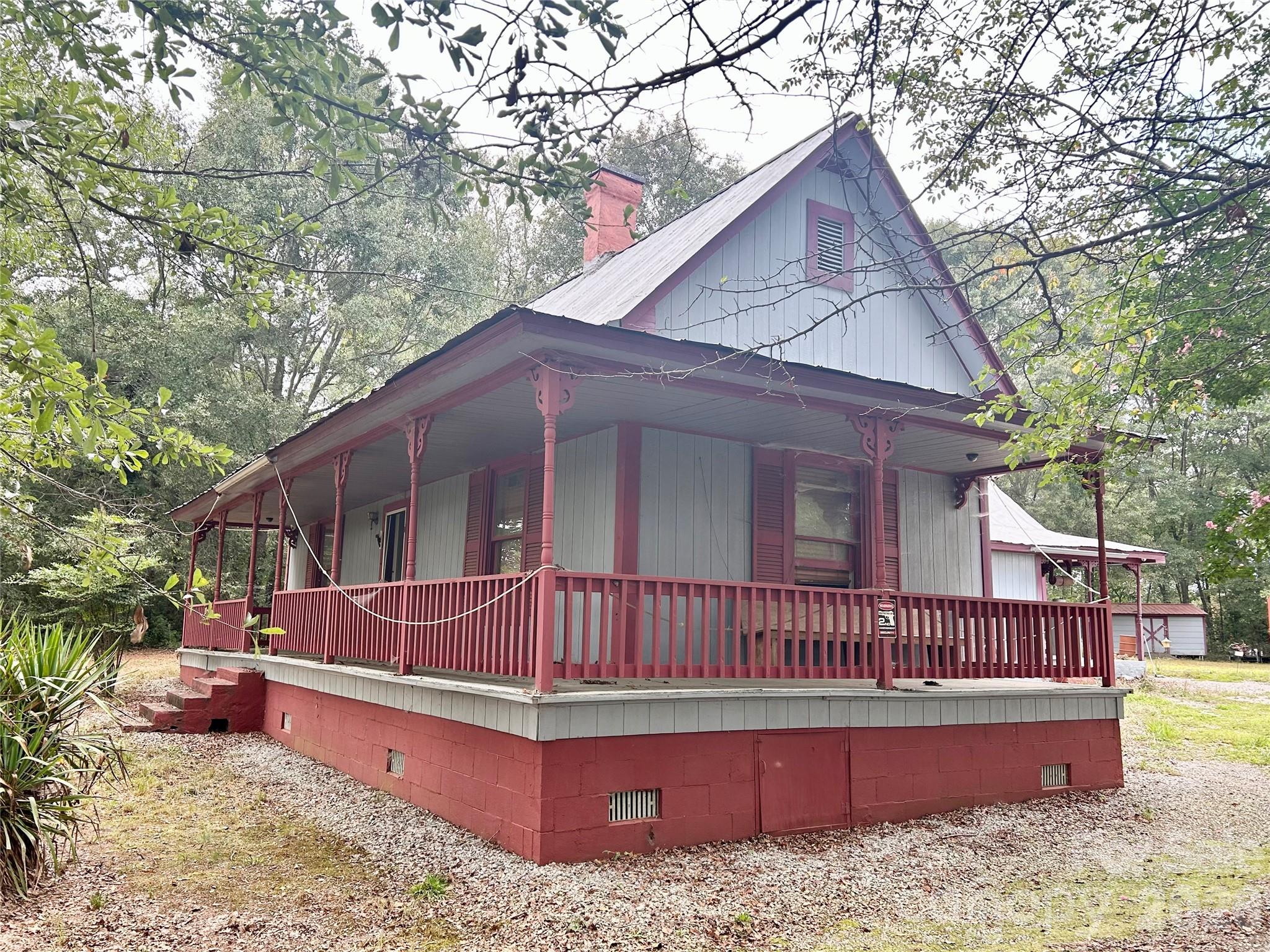 345 S Pea Ridge Road — Mooresboro