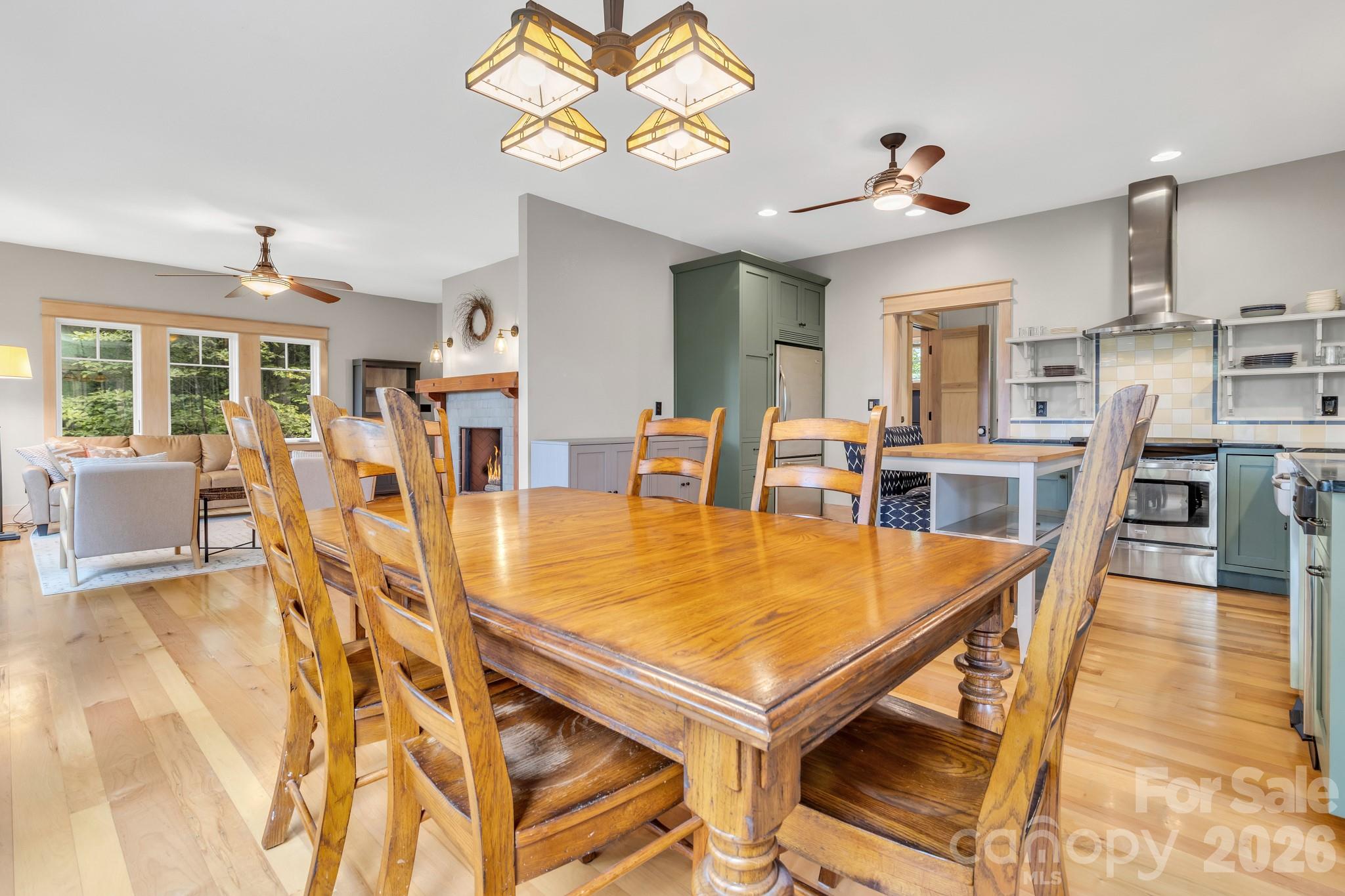 875 Creston Drive — Black Mountain