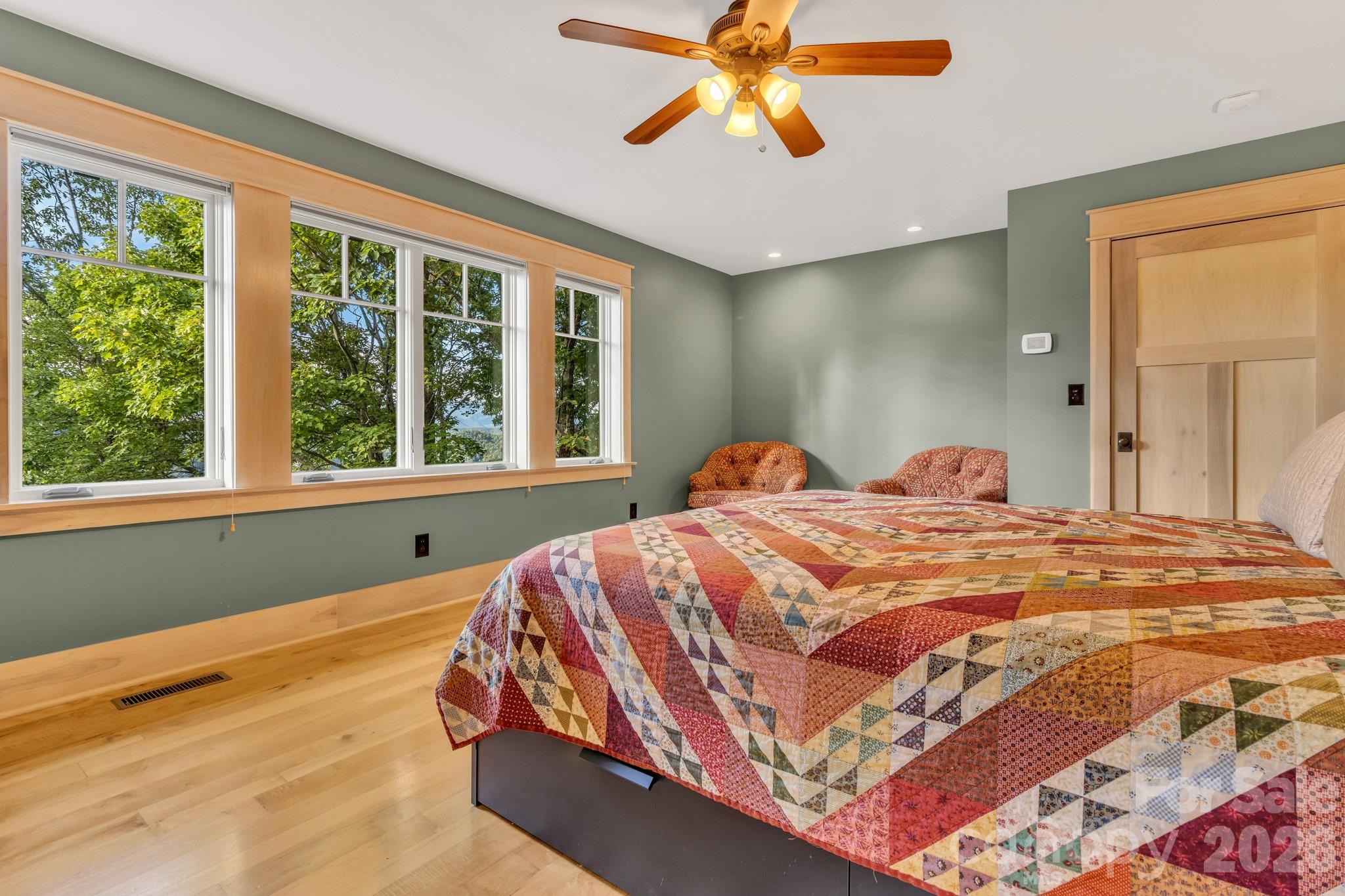875 Creston Drive — Black Mountain