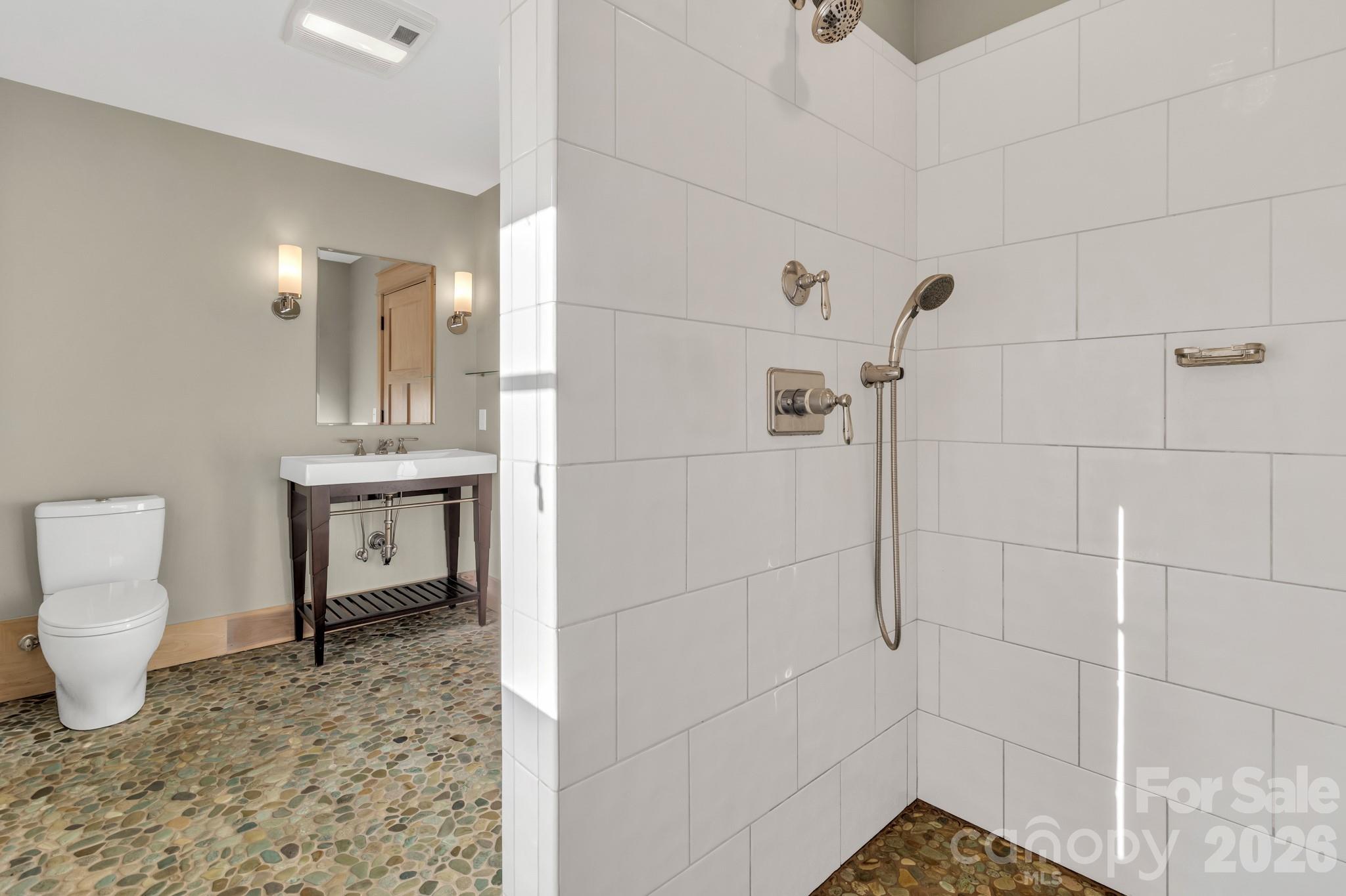 875 Creston Drive — Black Mountain