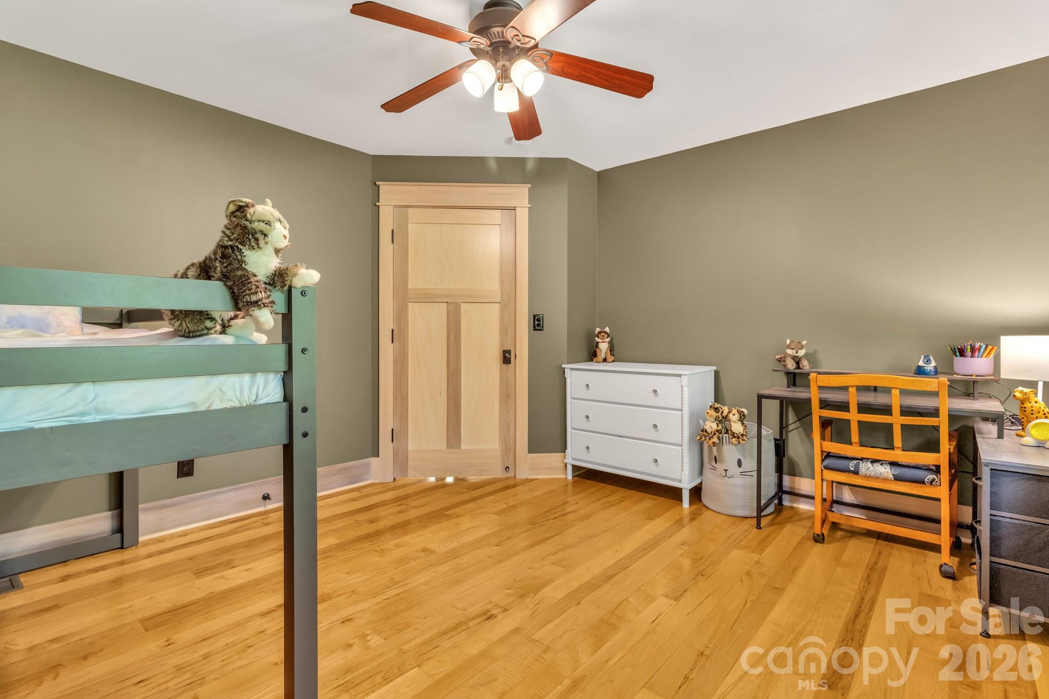 875 Creston Drive — Black Mountain