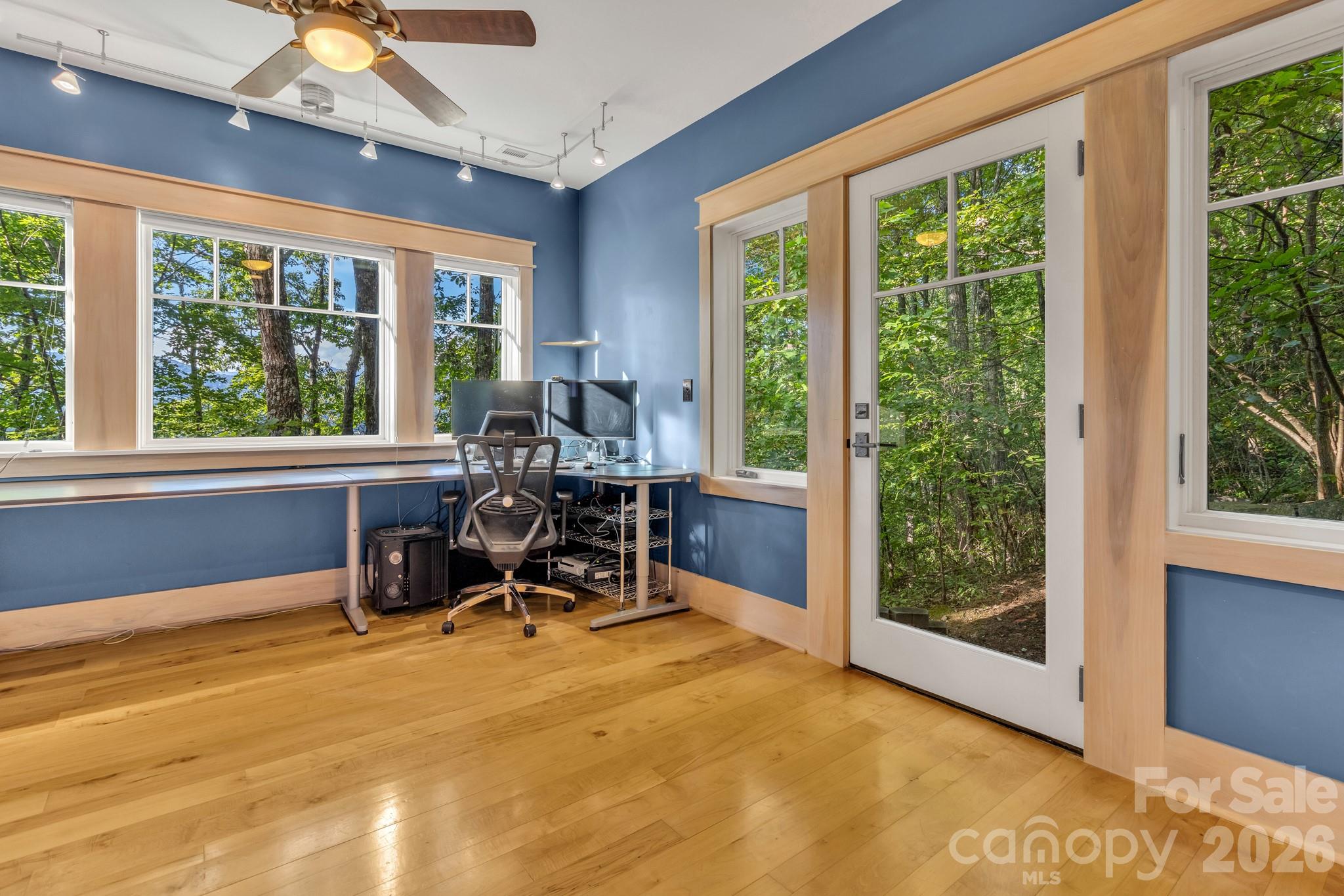 875 Creston Drive — Black Mountain