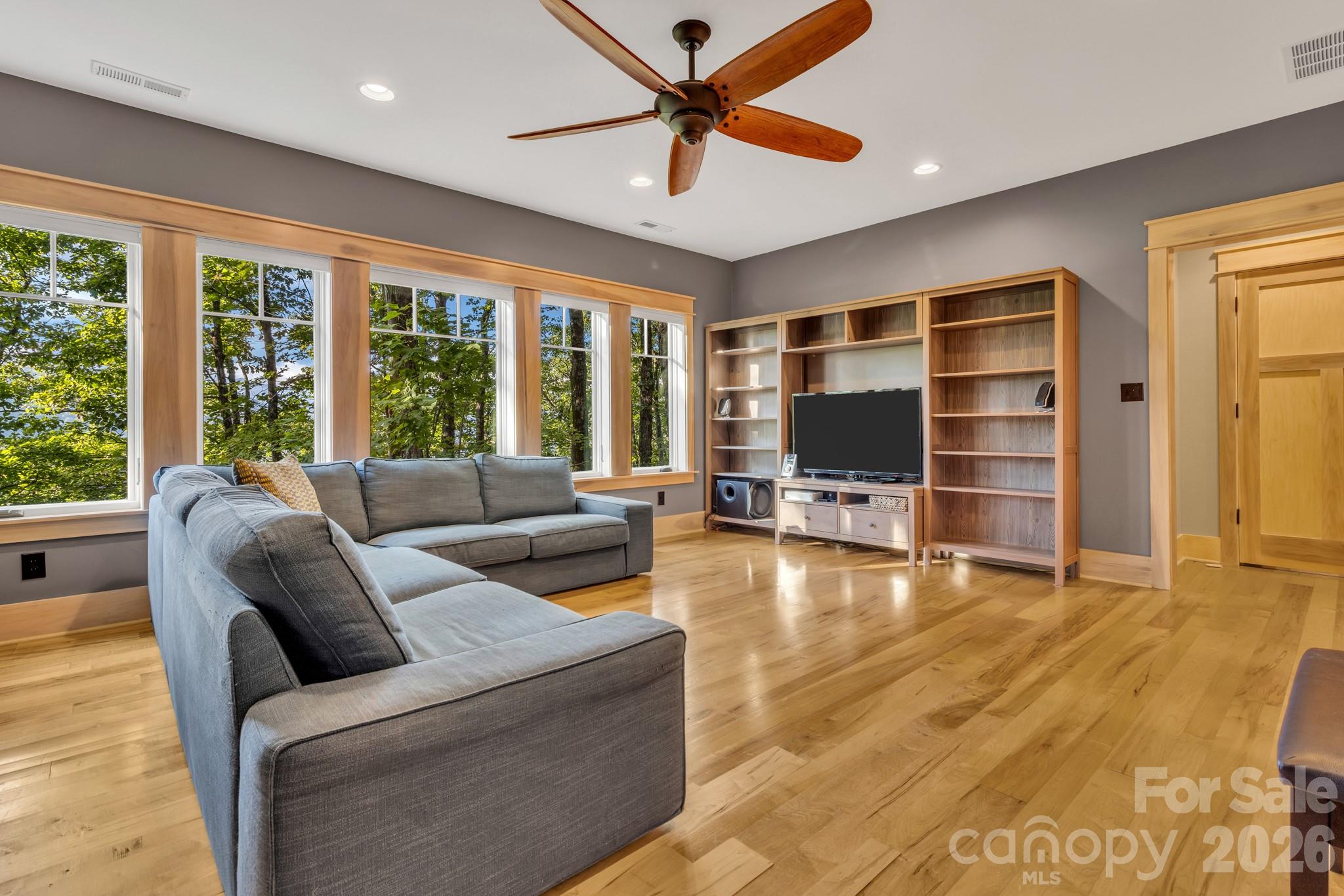 875 Creston Drive — Black Mountain