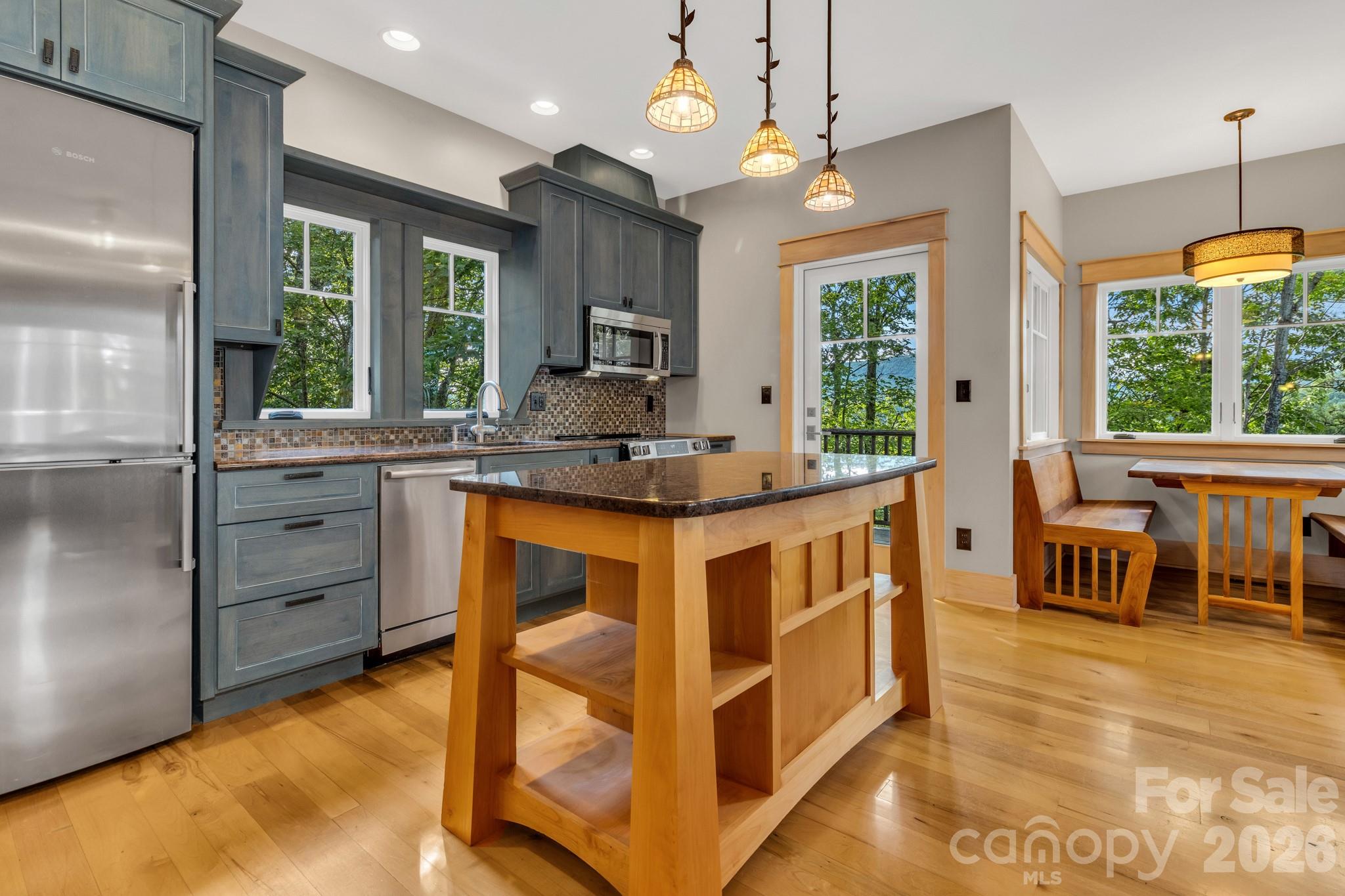875 Creston Drive — Black Mountain
