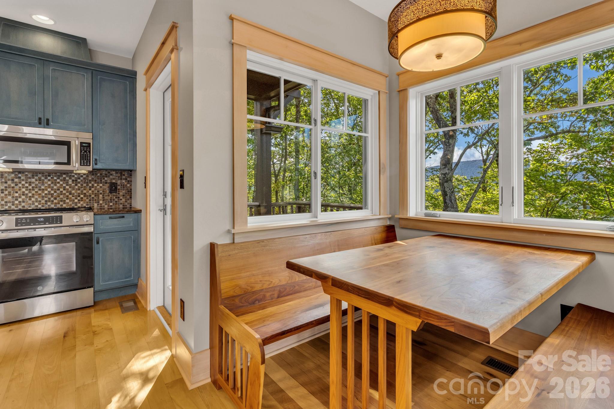 875 Creston Drive — Black Mountain