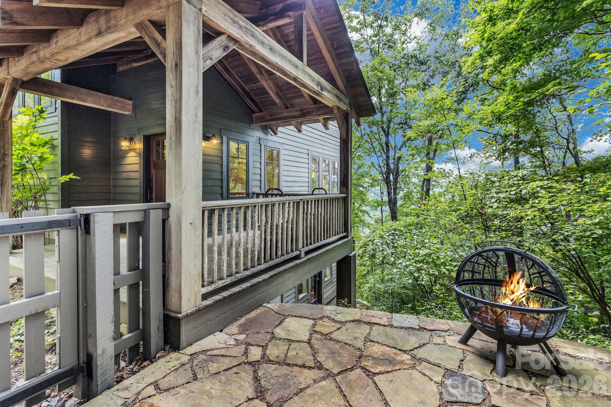 875 Creston Drive — Black Mountain