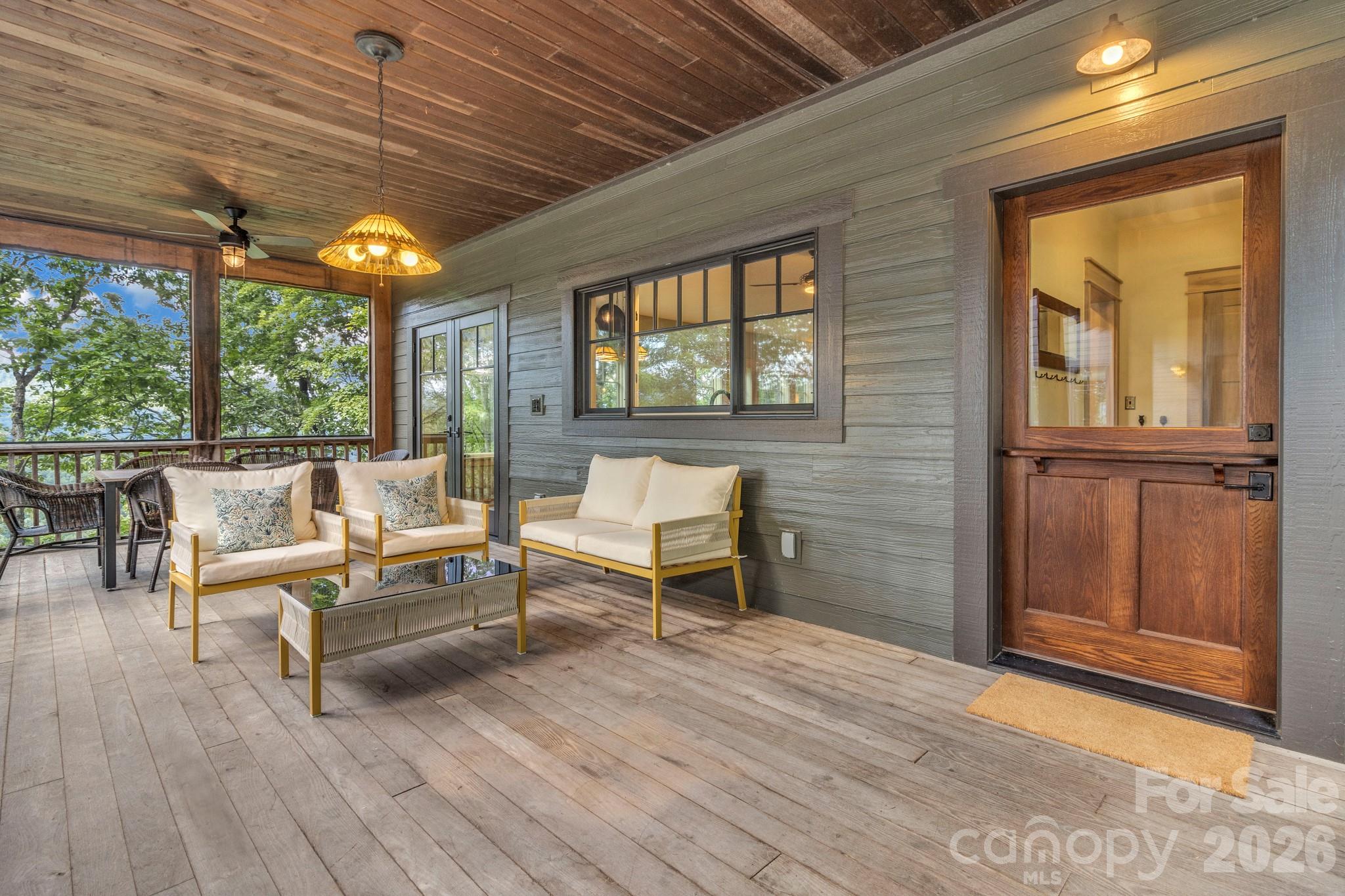 875 Creston Drive — Black Mountain