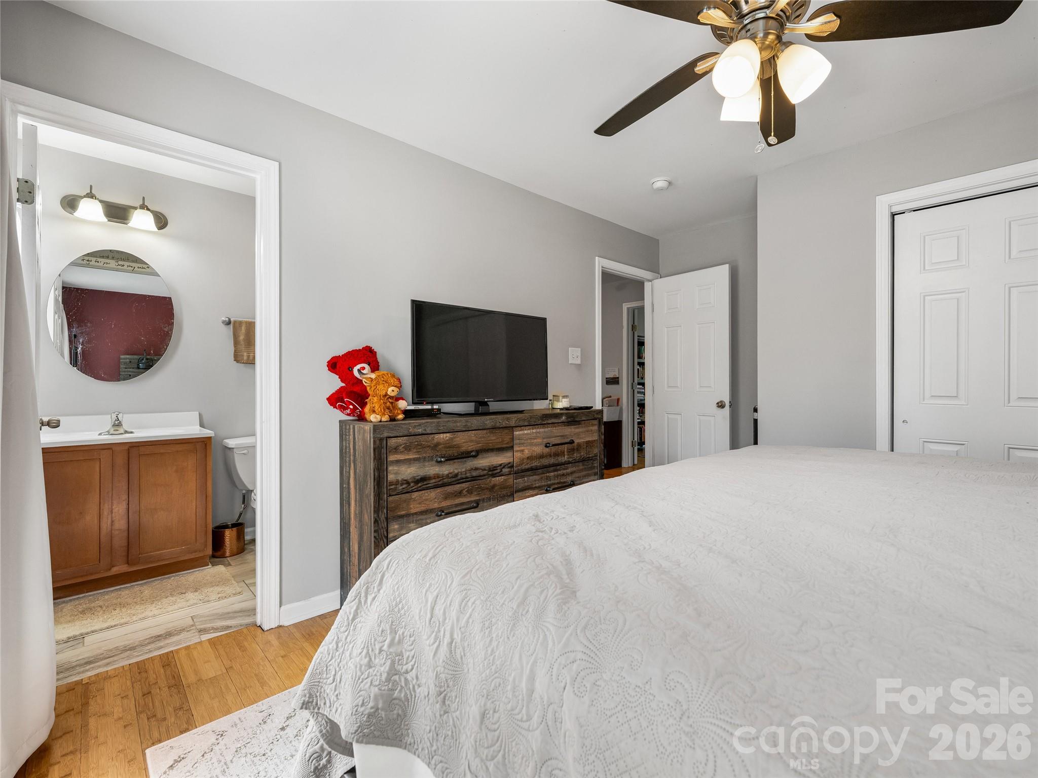 404 Villas Court — Asheville