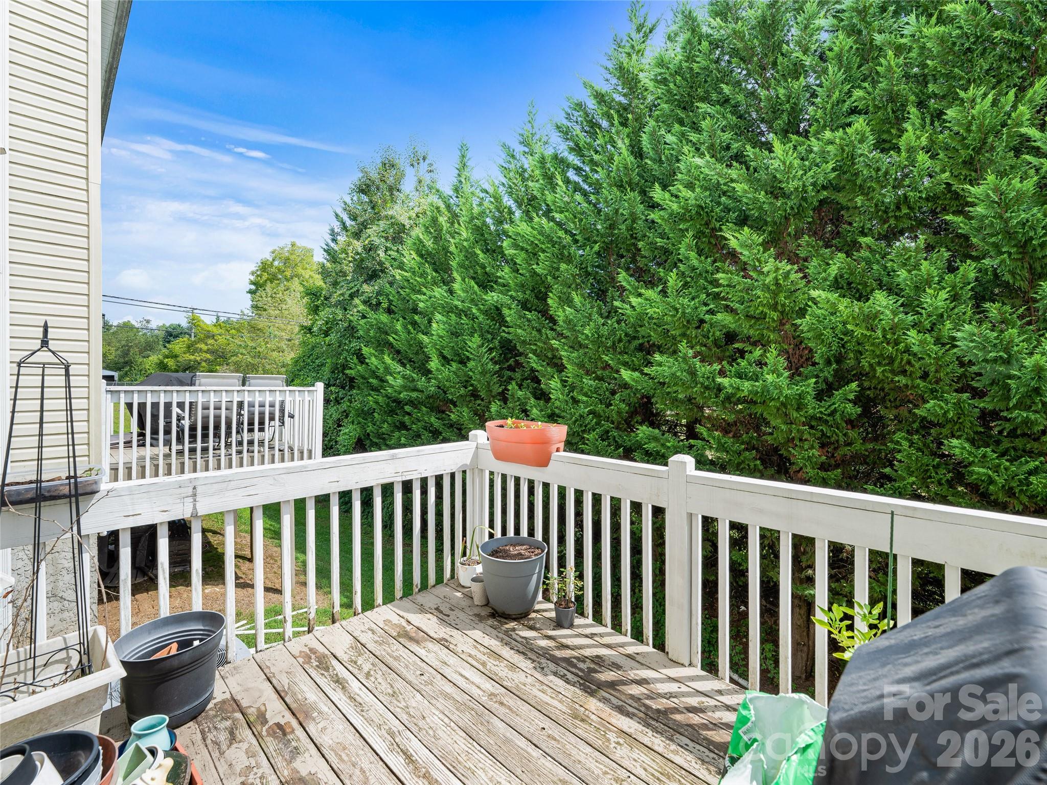 404 Villas Court — Asheville