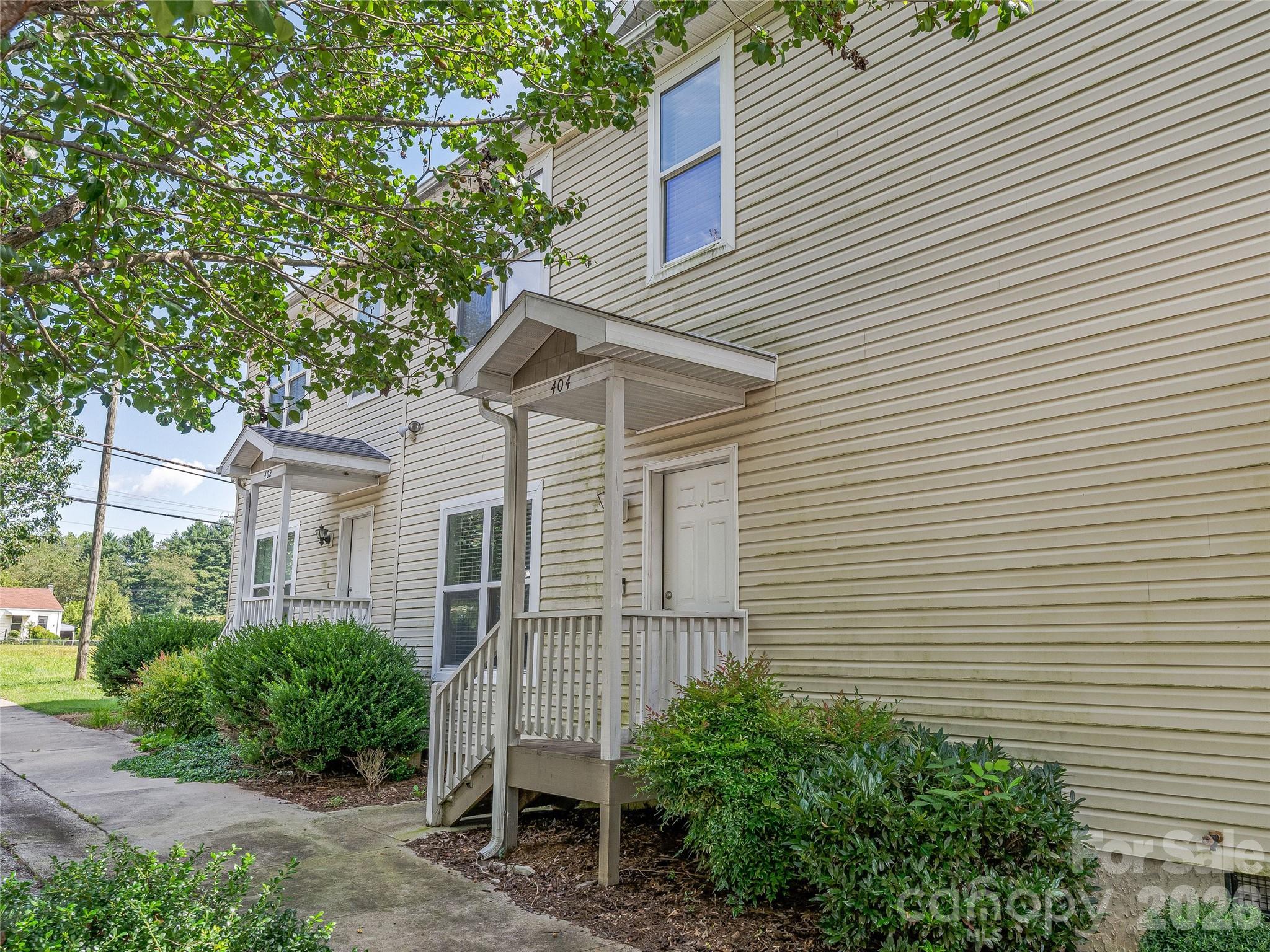 404 Villas Court — Asheville