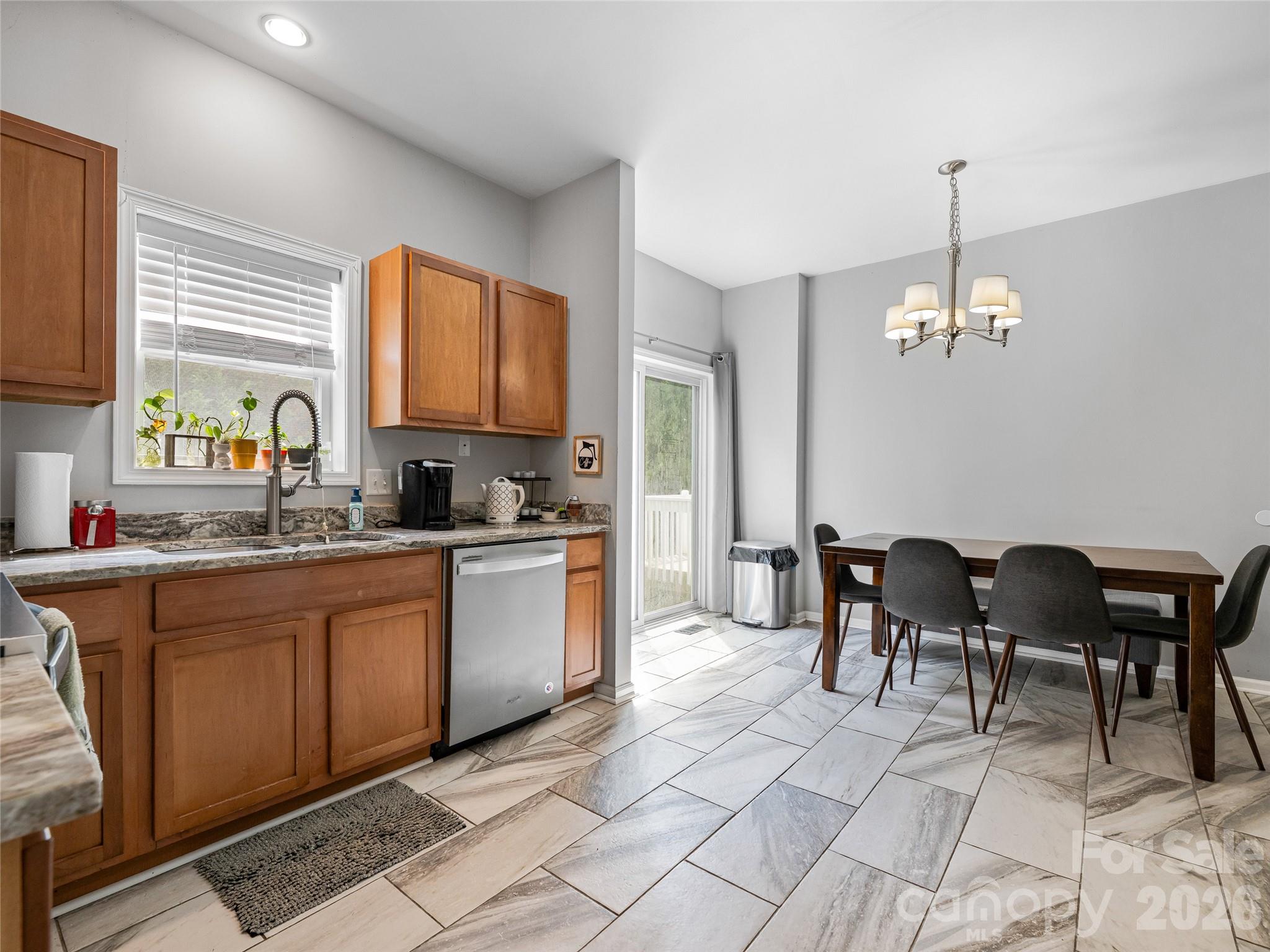 404 Villas Court — Asheville