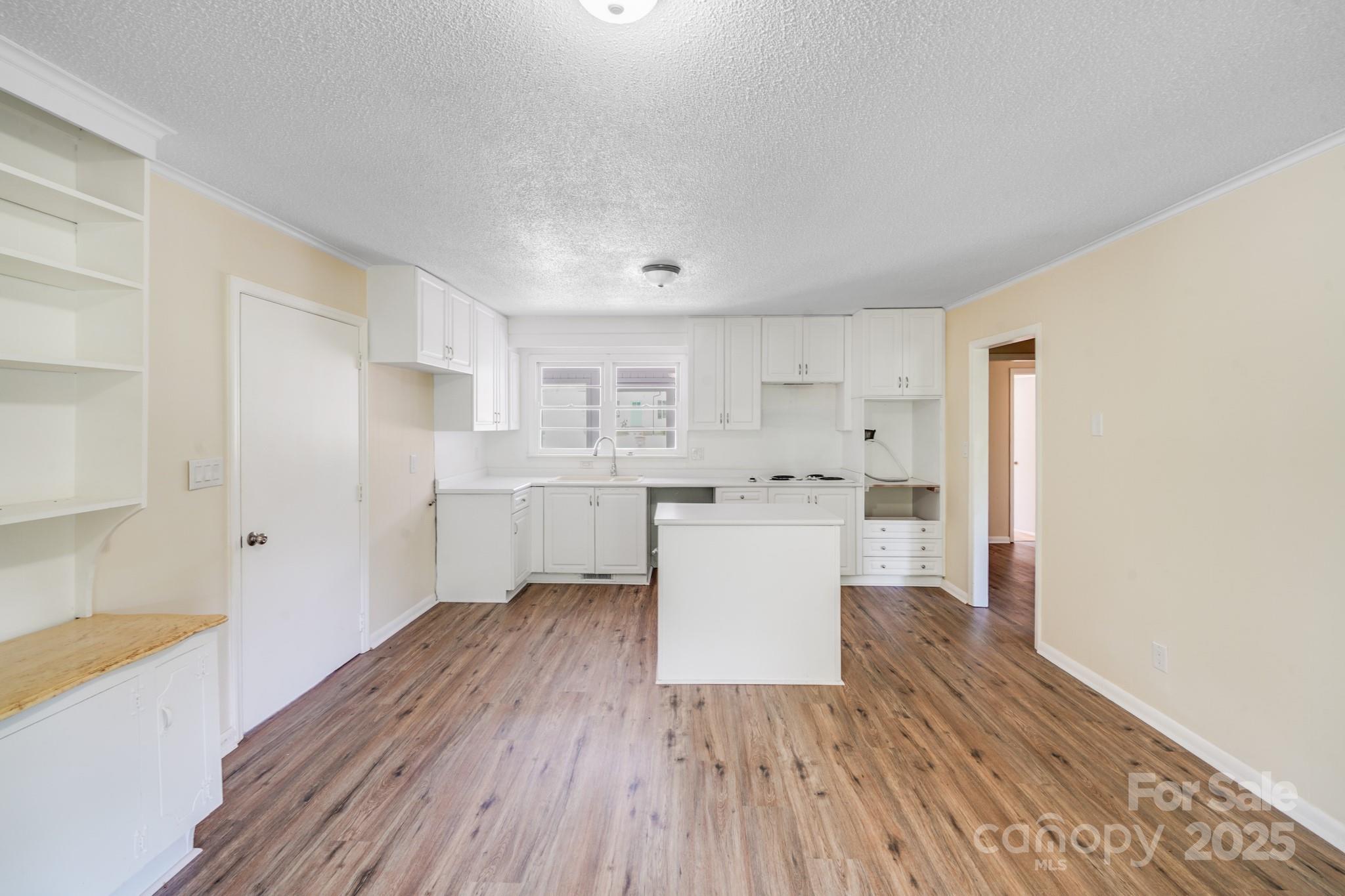 830 Cabaniss Drive — Shelby