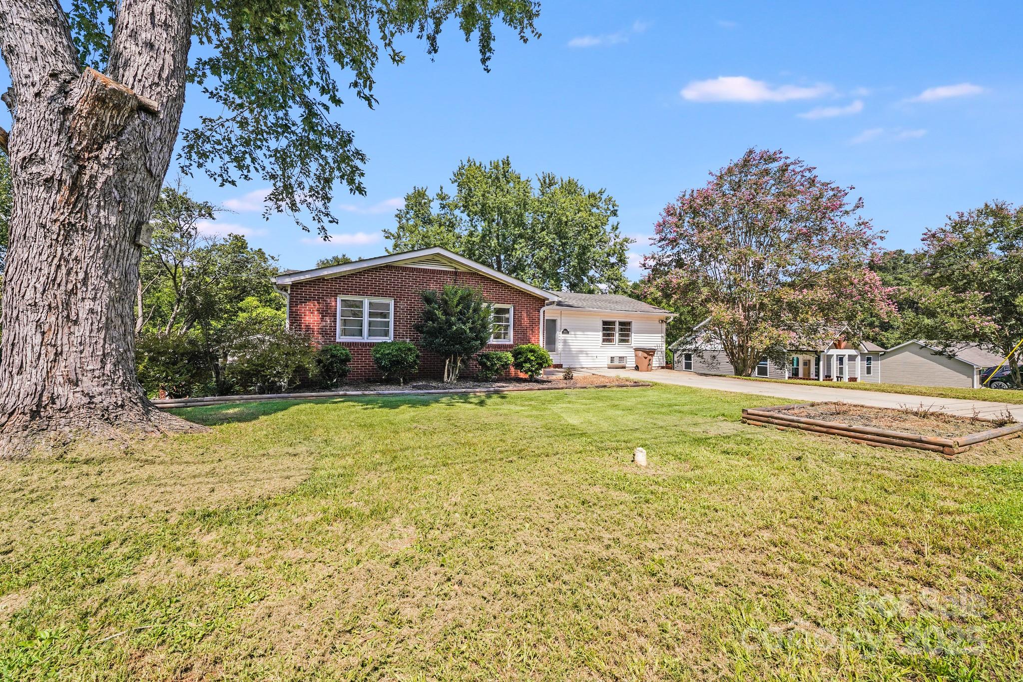 830 Cabaniss Drive — Shelby