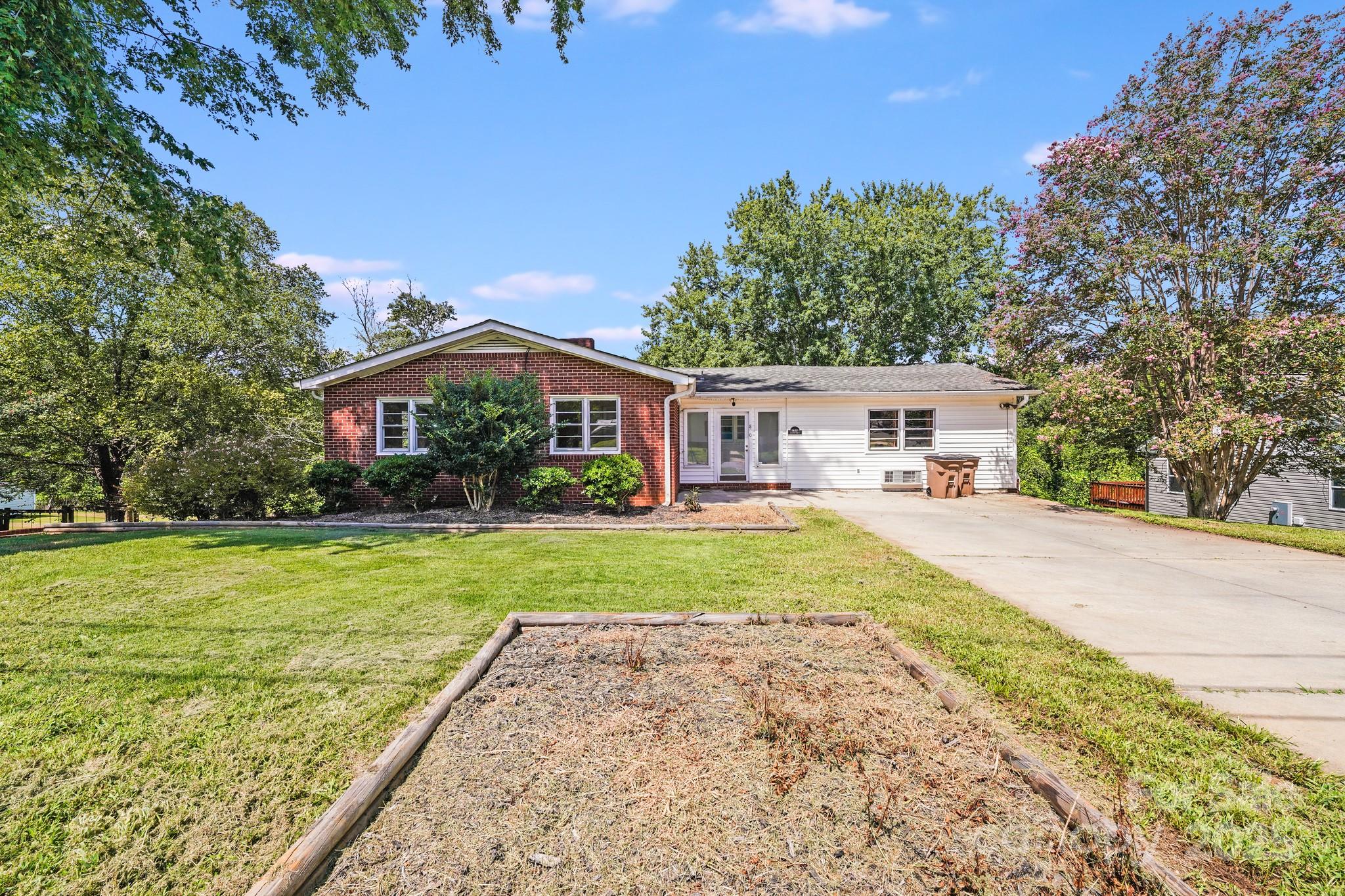 830 Cabaniss Drive — Shelby