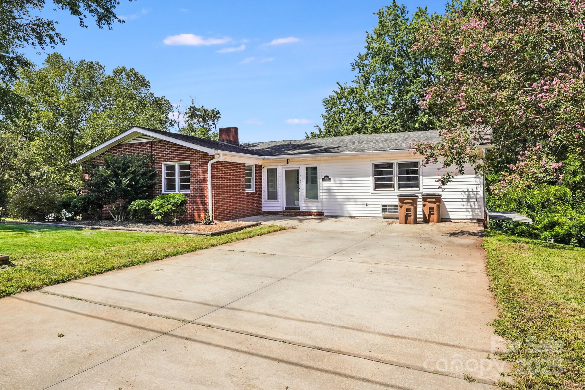 830 Cabaniss Drive — Shelby