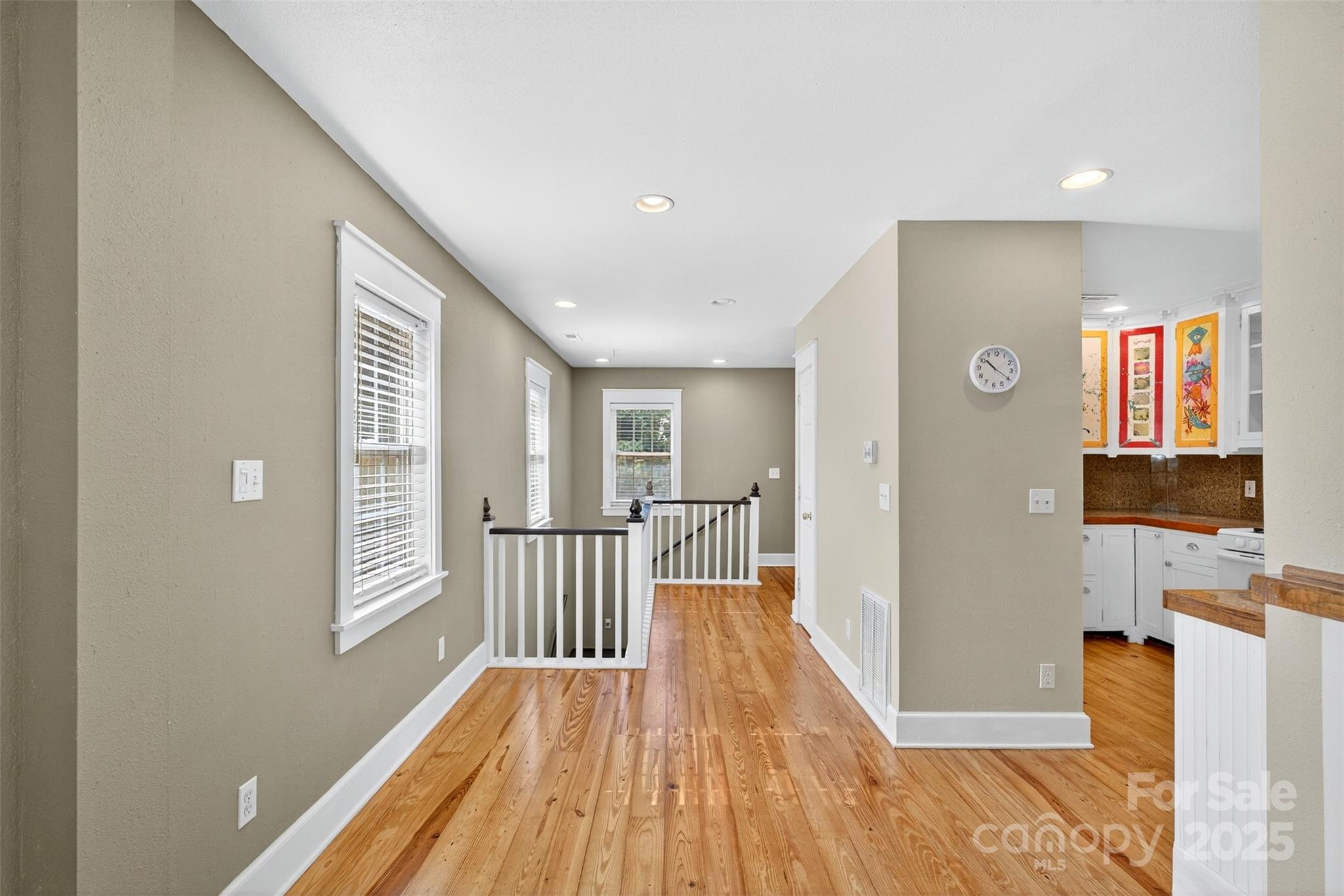 160 E Howard Street — Tryon