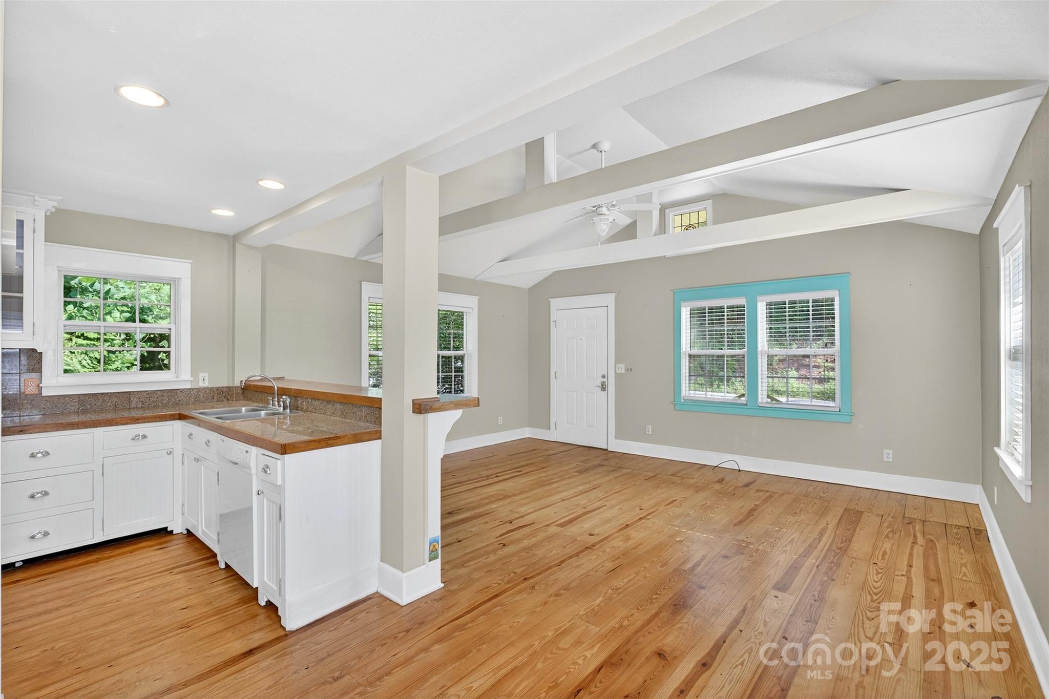 160 E Howard Street — Tryon