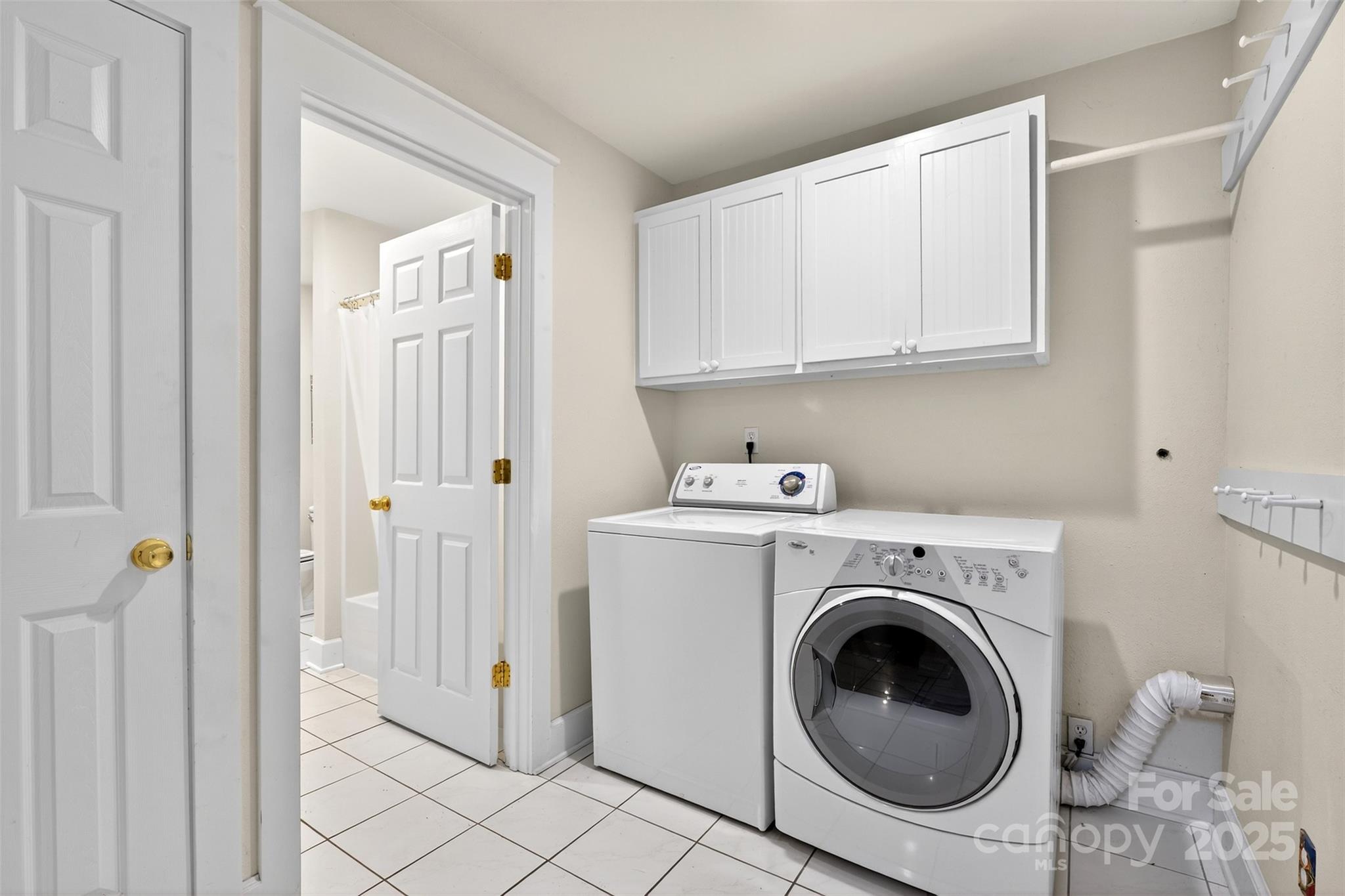 160 E Howard Street — Tryon