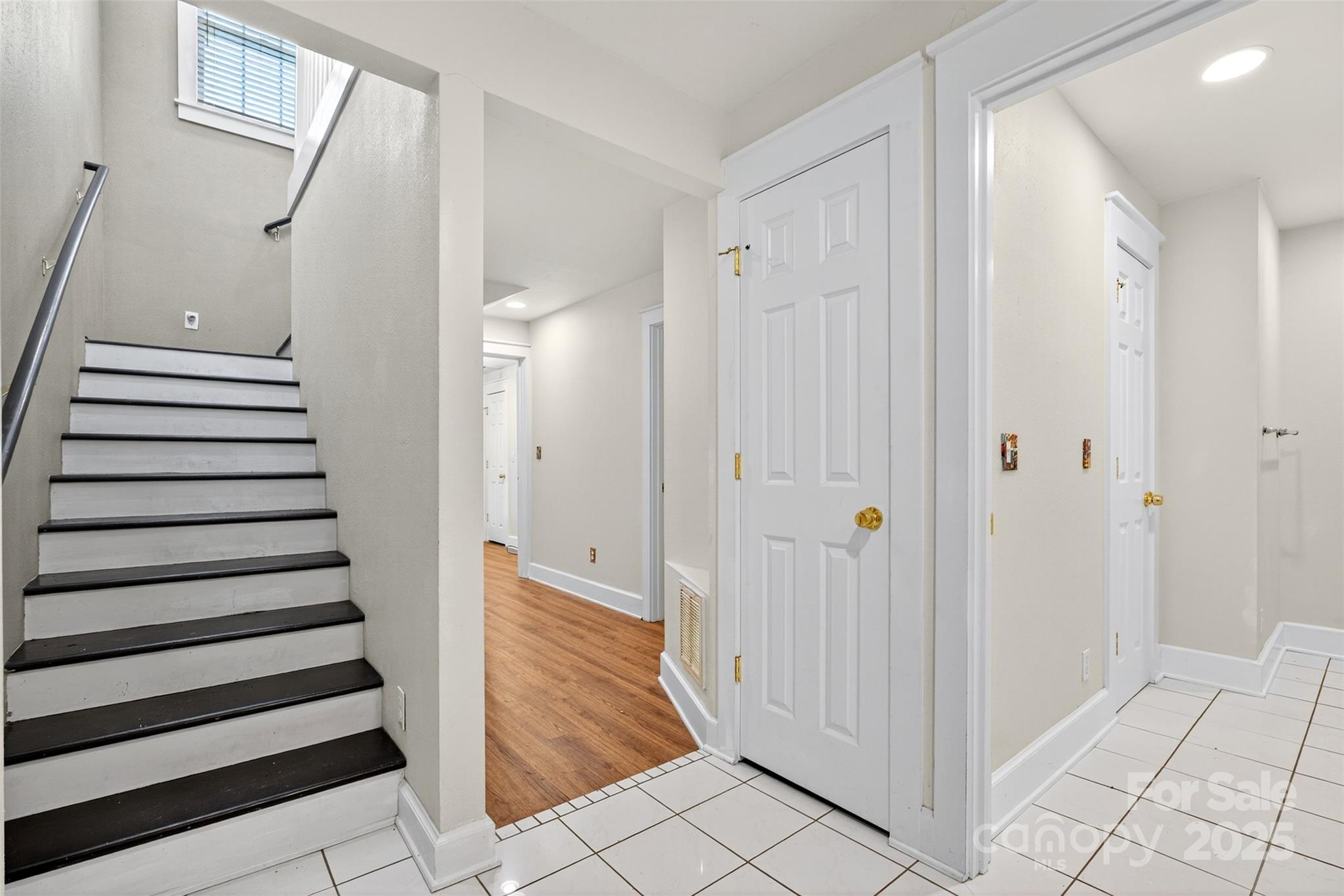 160 E Howard Street — Tryon