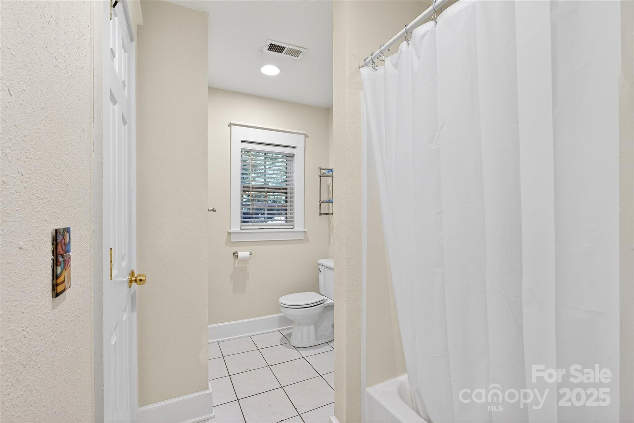 160 E Howard Street — Tryon