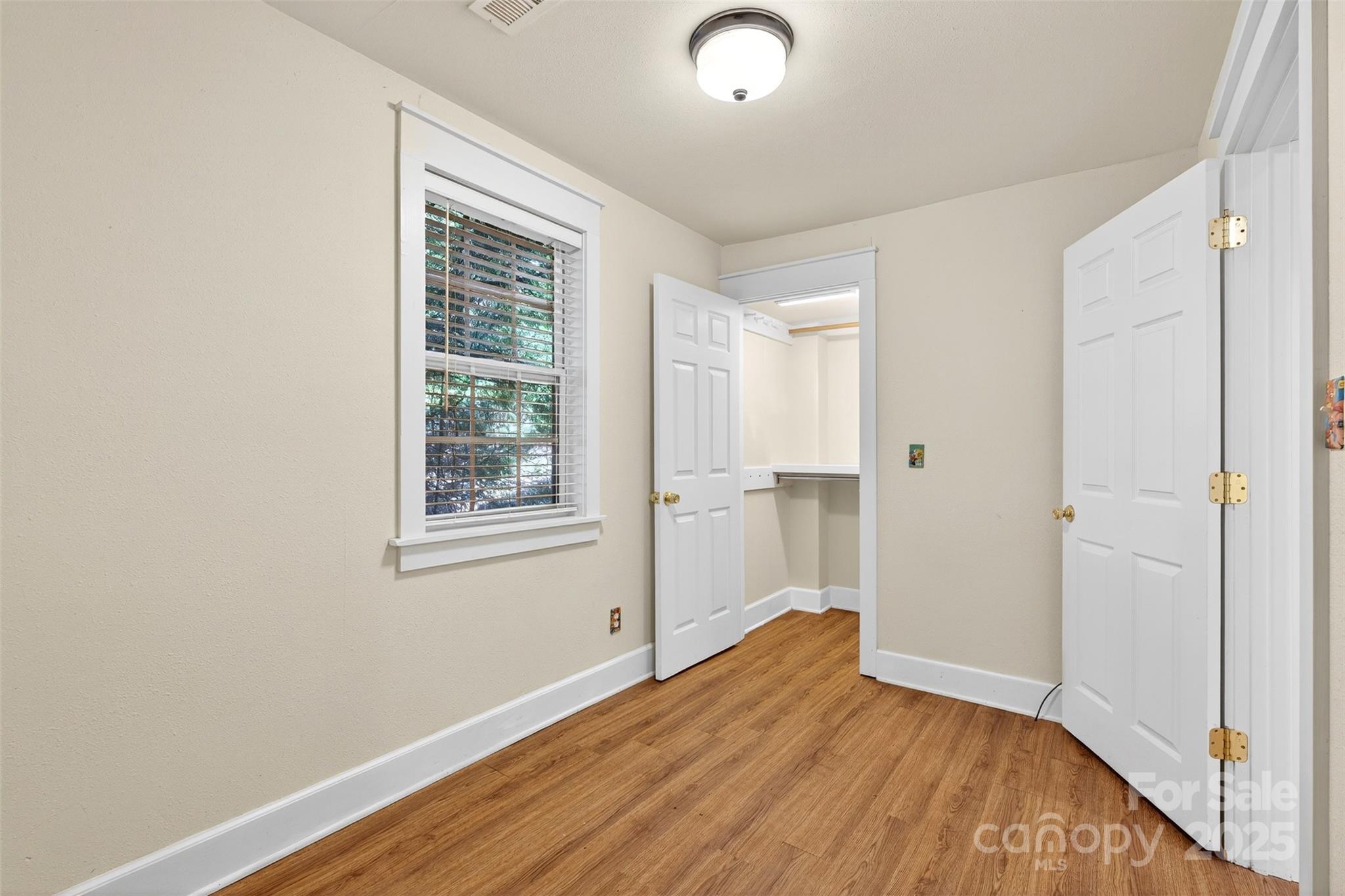 160 E Howard Street — Tryon