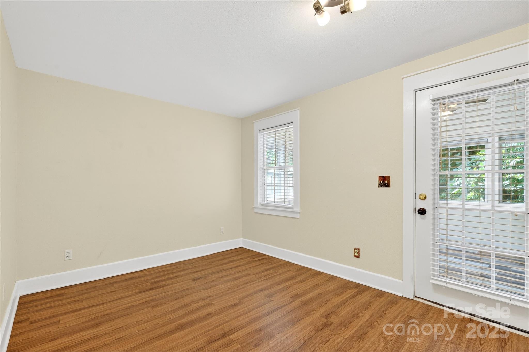 160 E Howard Street — Tryon