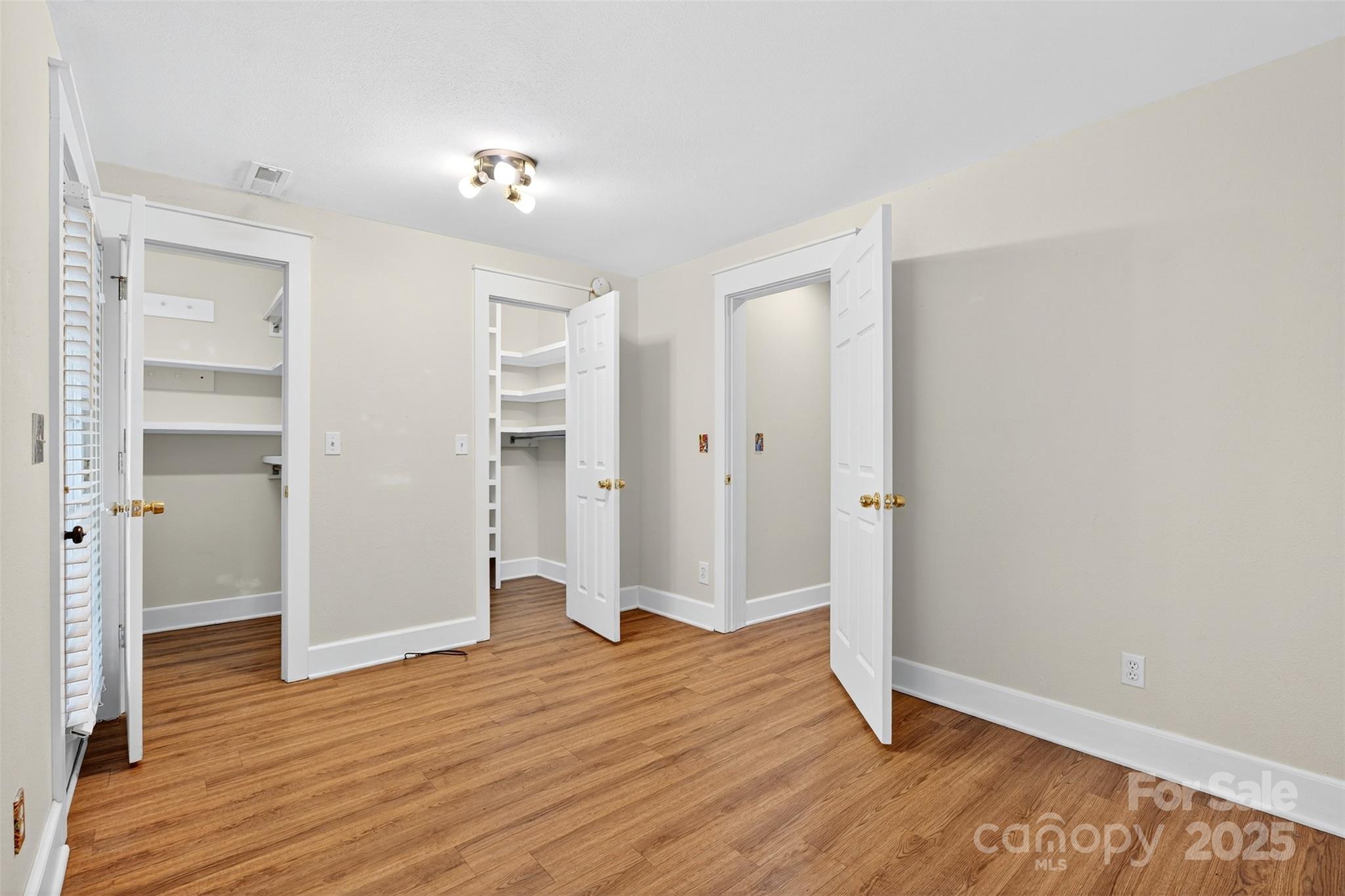 160 E Howard Street — Tryon