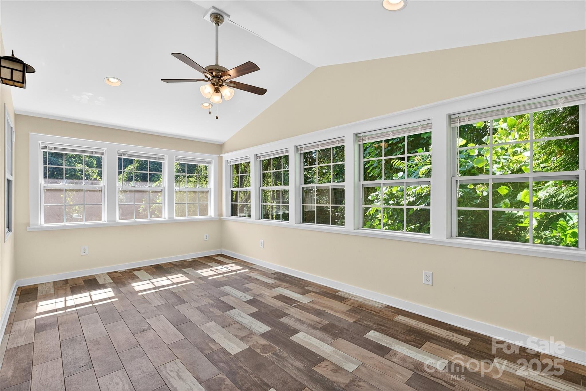 160 E Howard Street — Tryon