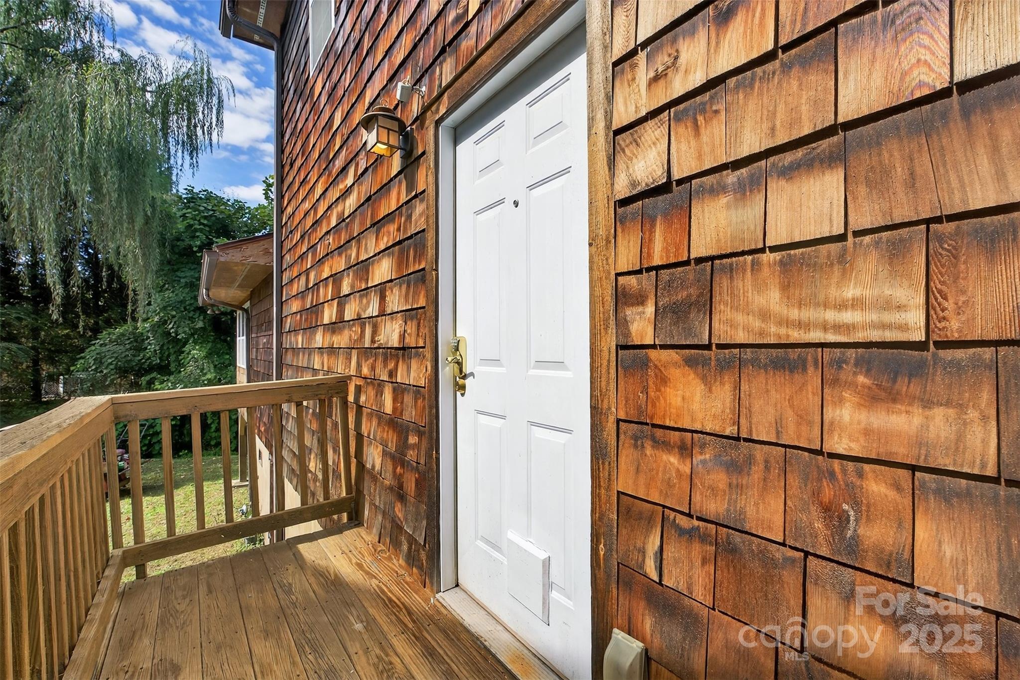 160 E Howard Street — Tryon