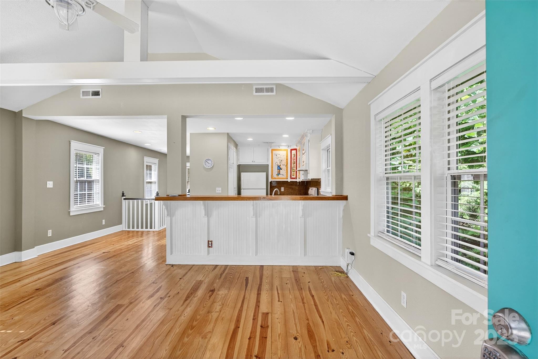 160 E Howard Street — Tryon