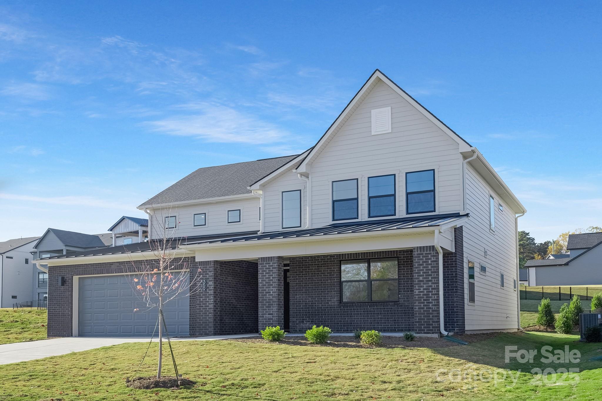 359 Linda Carol Lane — Tega Cay
