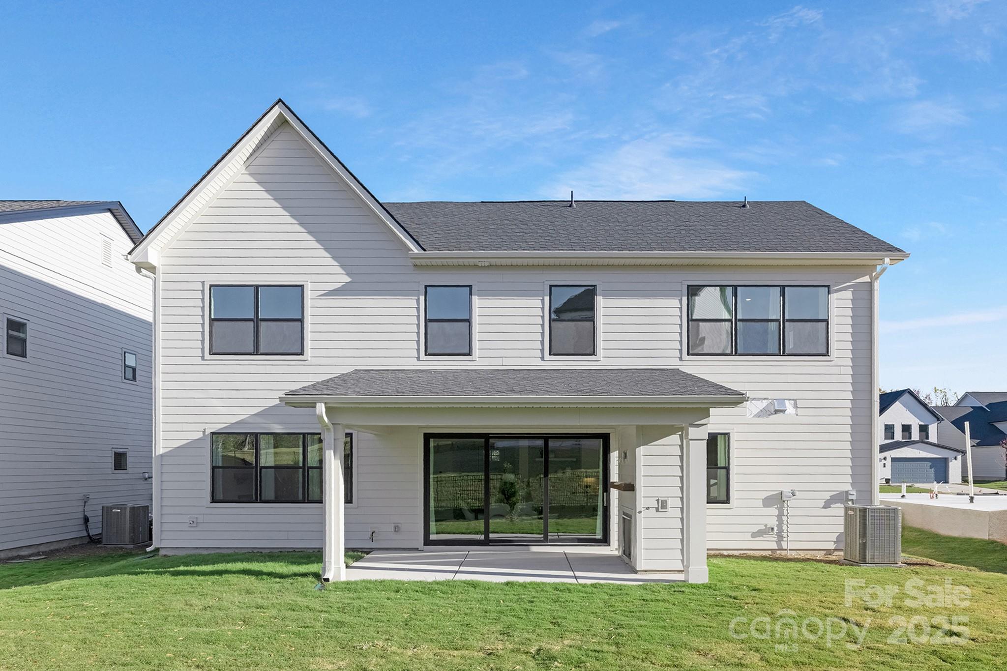 359 Linda Carol Lane — Tega Cay