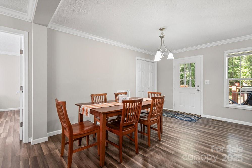 402 Shiloh Road — Statesville