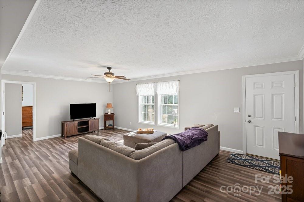 402 Shiloh Road — Statesville