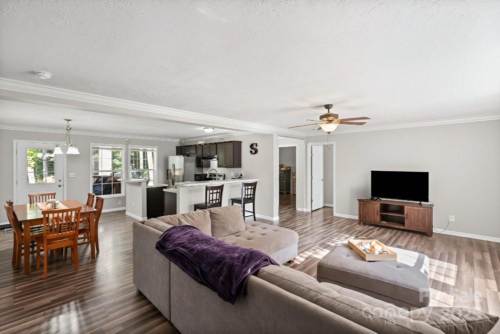 402 Shiloh Road — Statesville