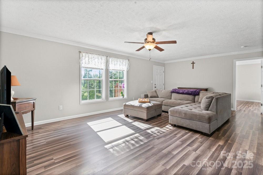 402 Shiloh Road — Statesville