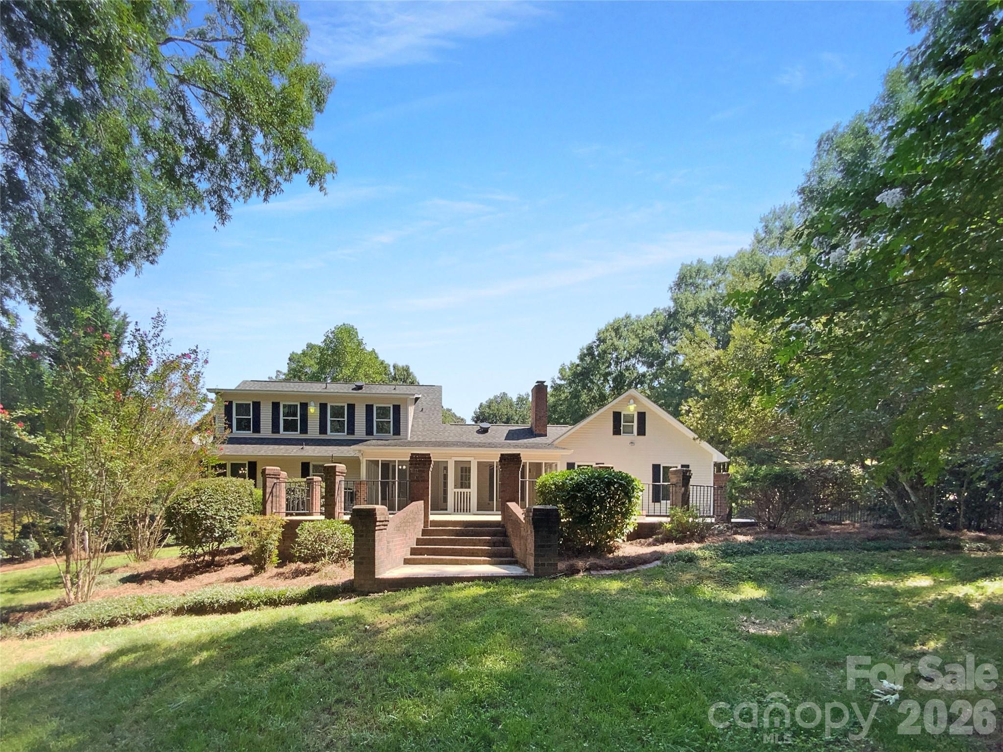 1871 Tara Trail — Lancaster