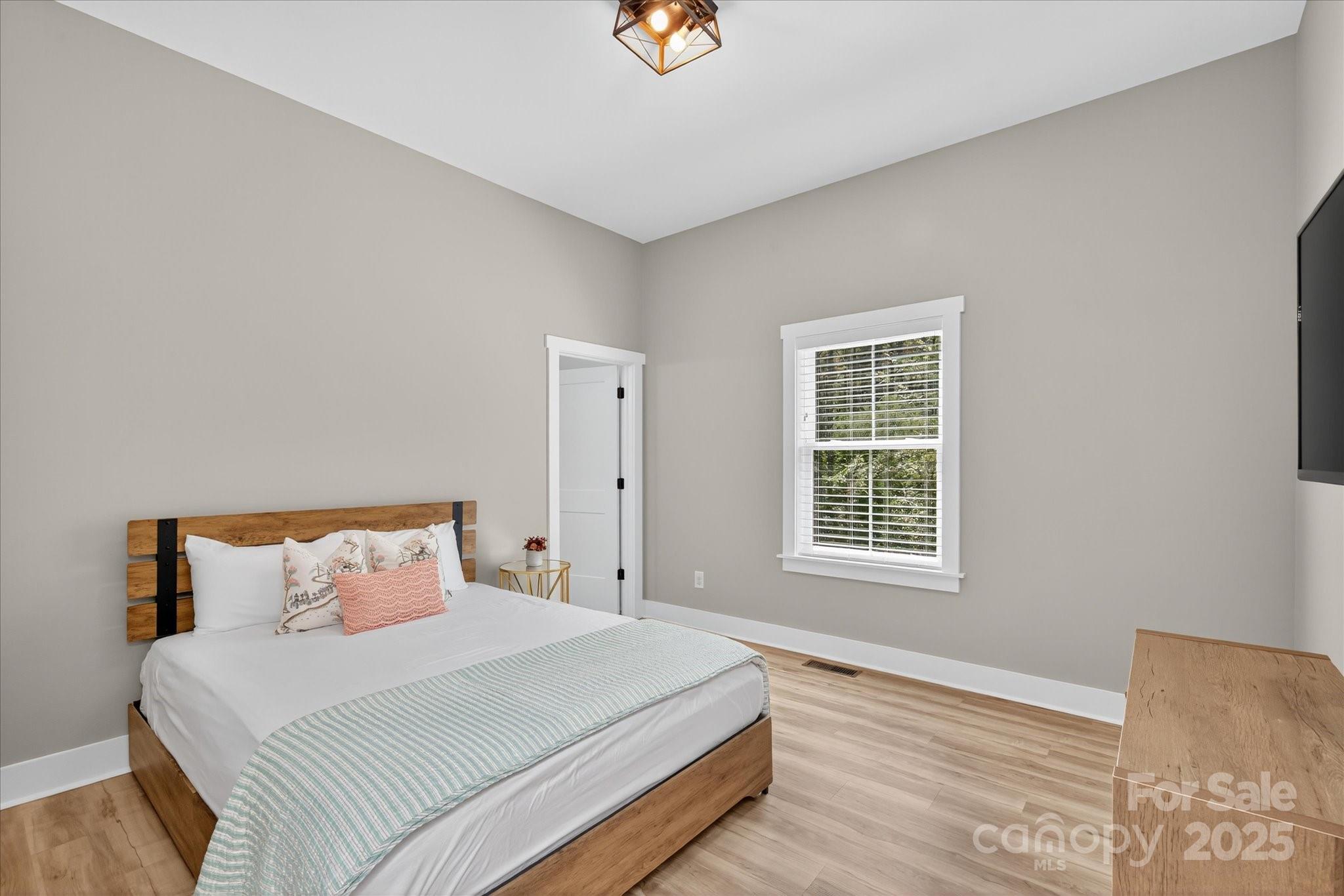 997 S Skyland Drive — Mount Pleasant