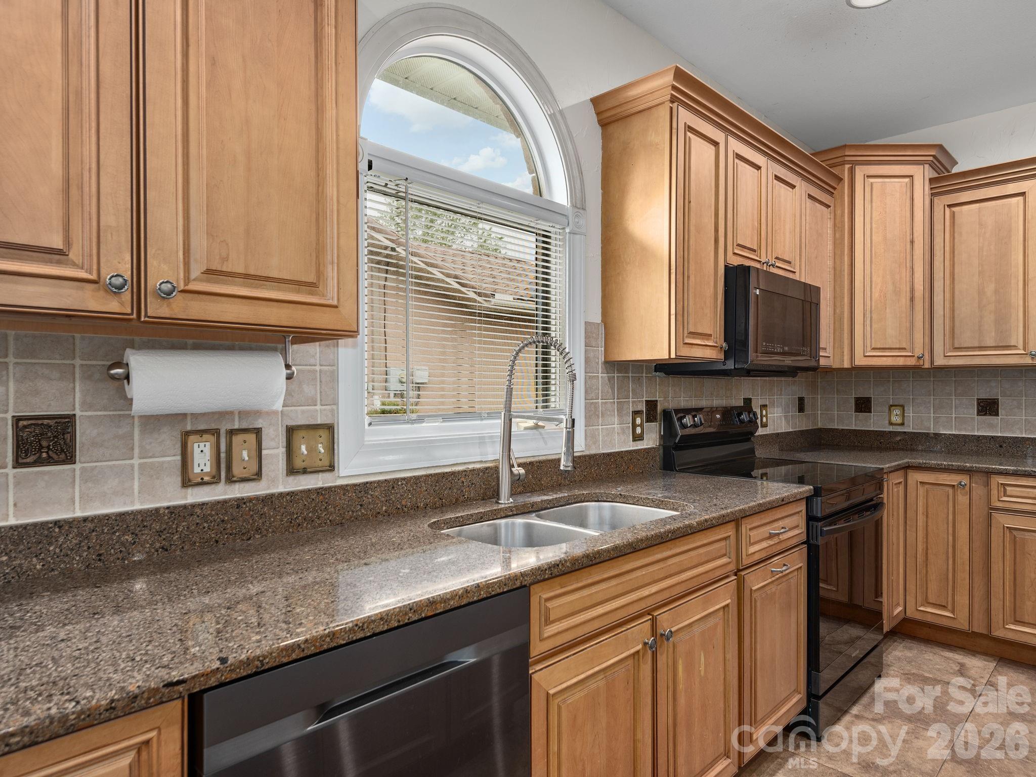 39 Pacifico Drive — Asheville