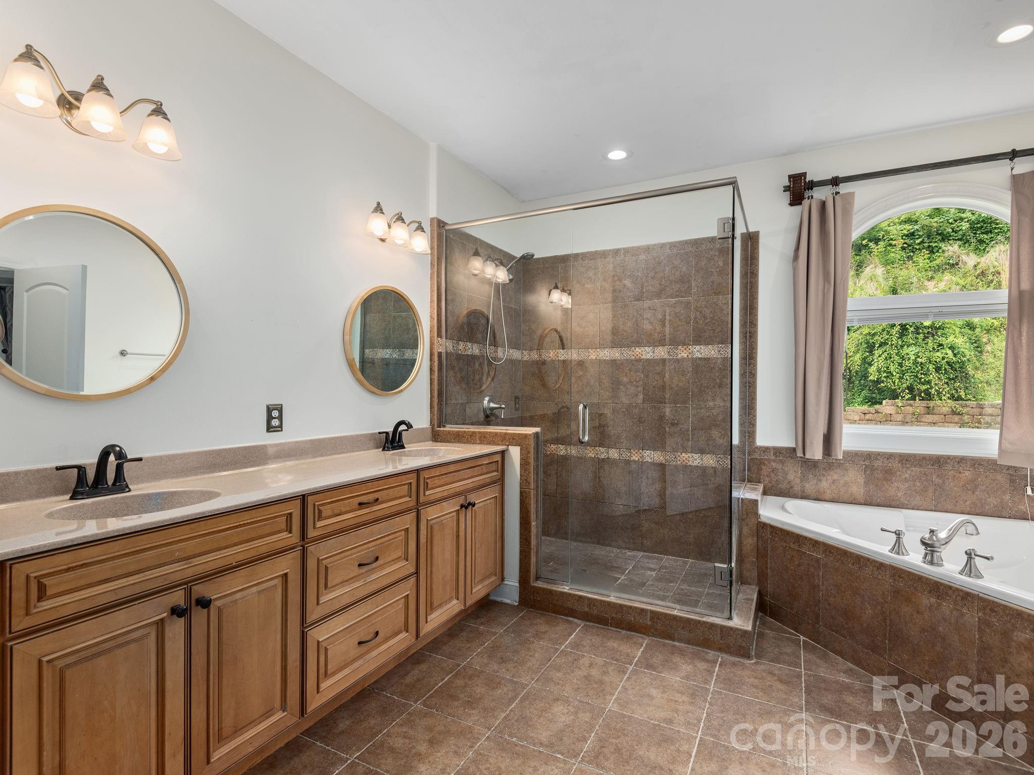 39 Pacifico Drive — Asheville