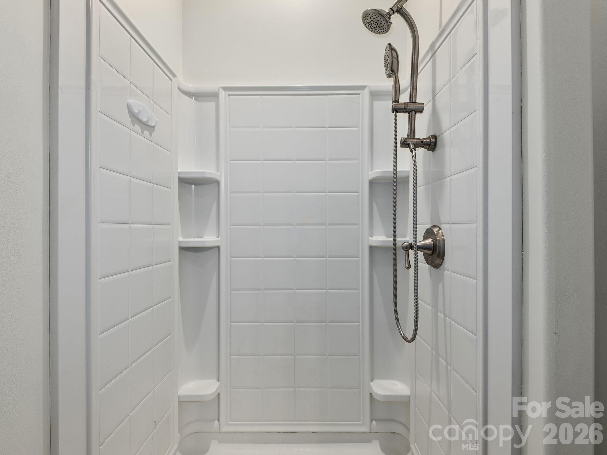 39 Pacifico Drive — Asheville