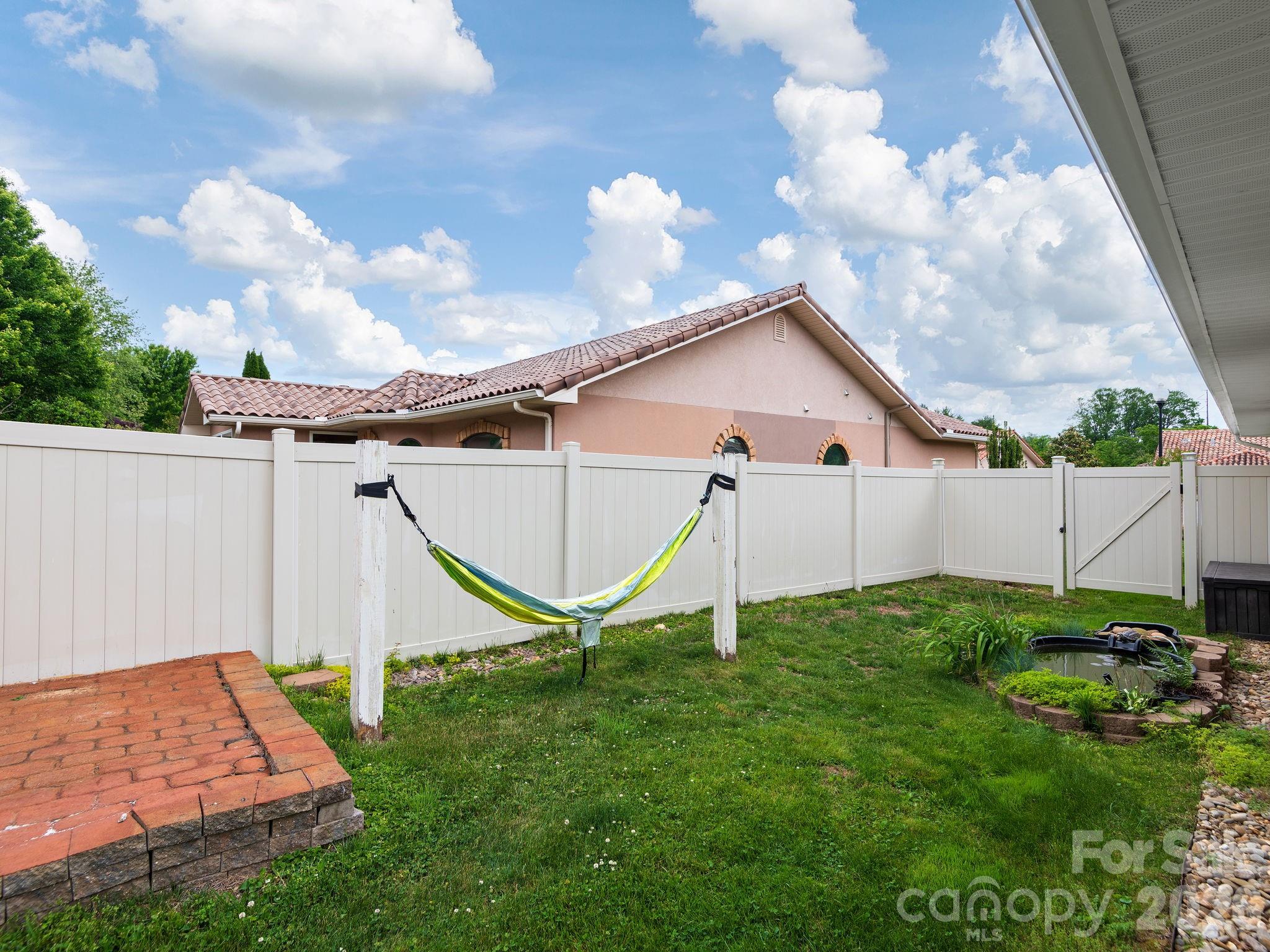 39 Pacifico Drive — Asheville