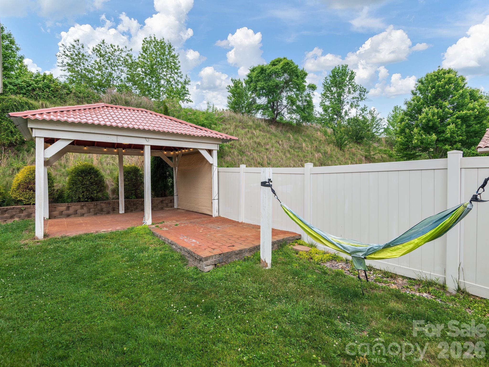 39 Pacifico Drive — Asheville