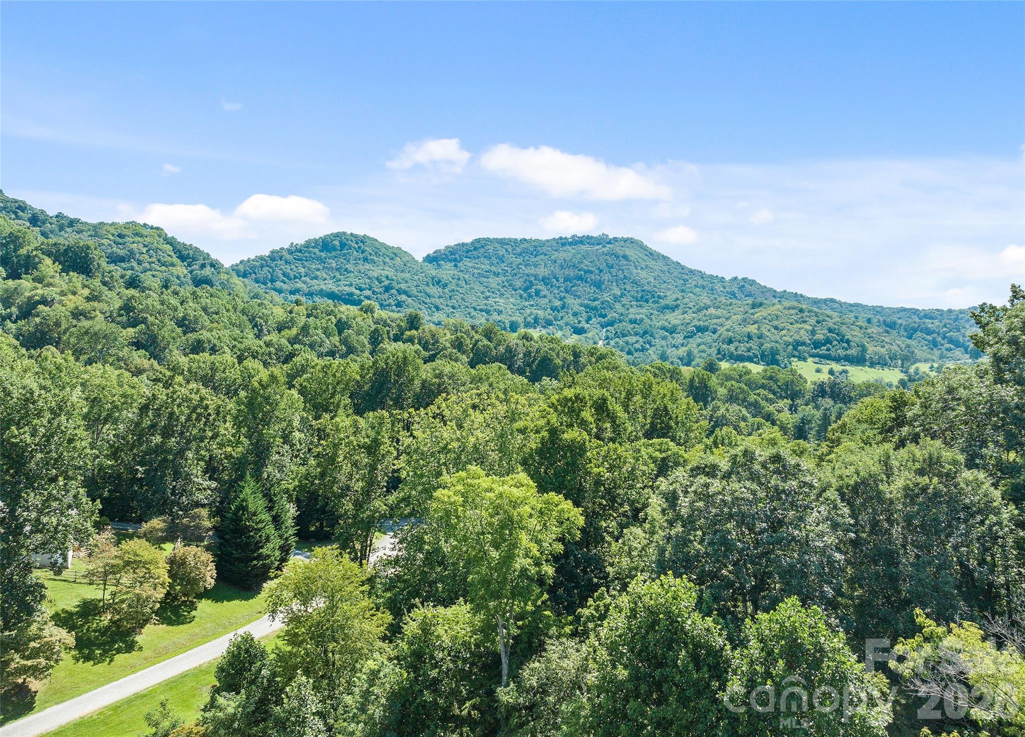 140 Debbie Loop — Waynesville