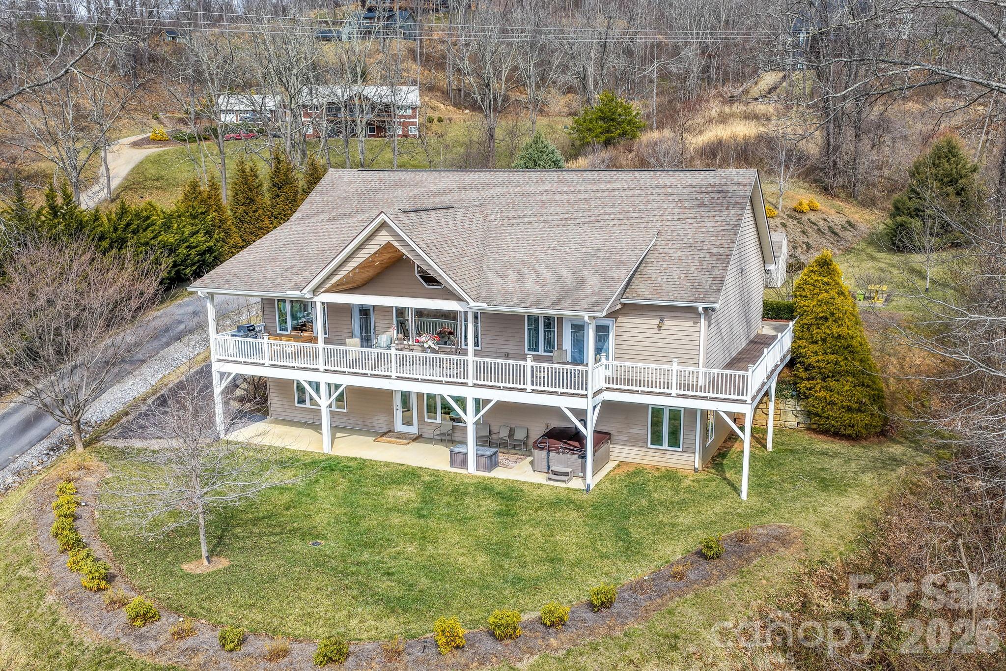 140 Debbie Loop — Waynesville