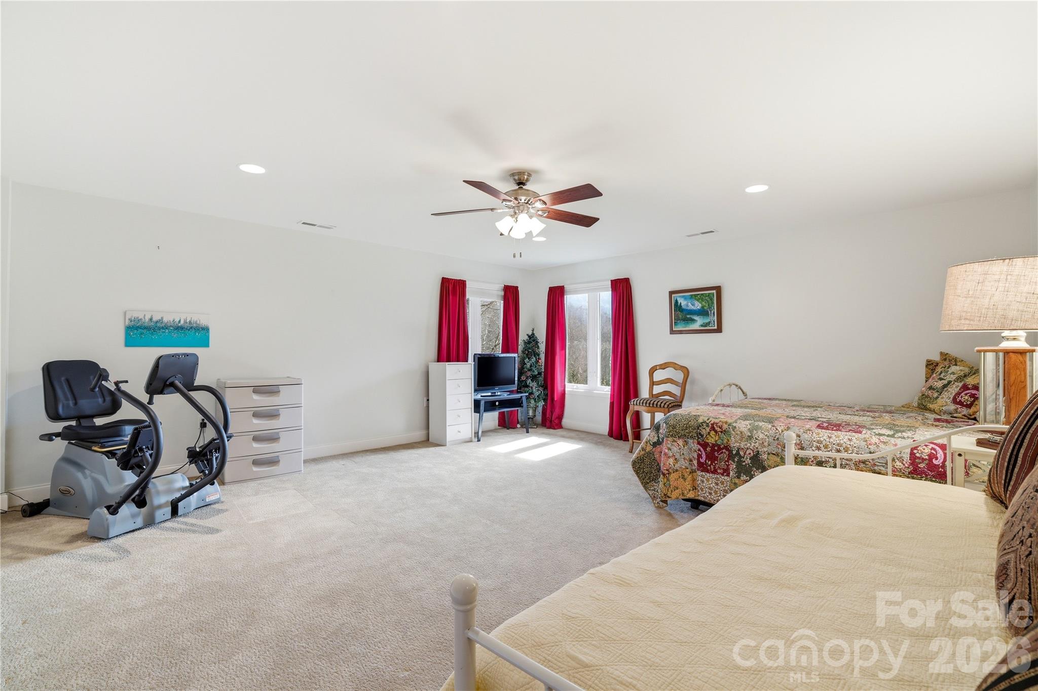 140 Debbie Loop — Waynesville