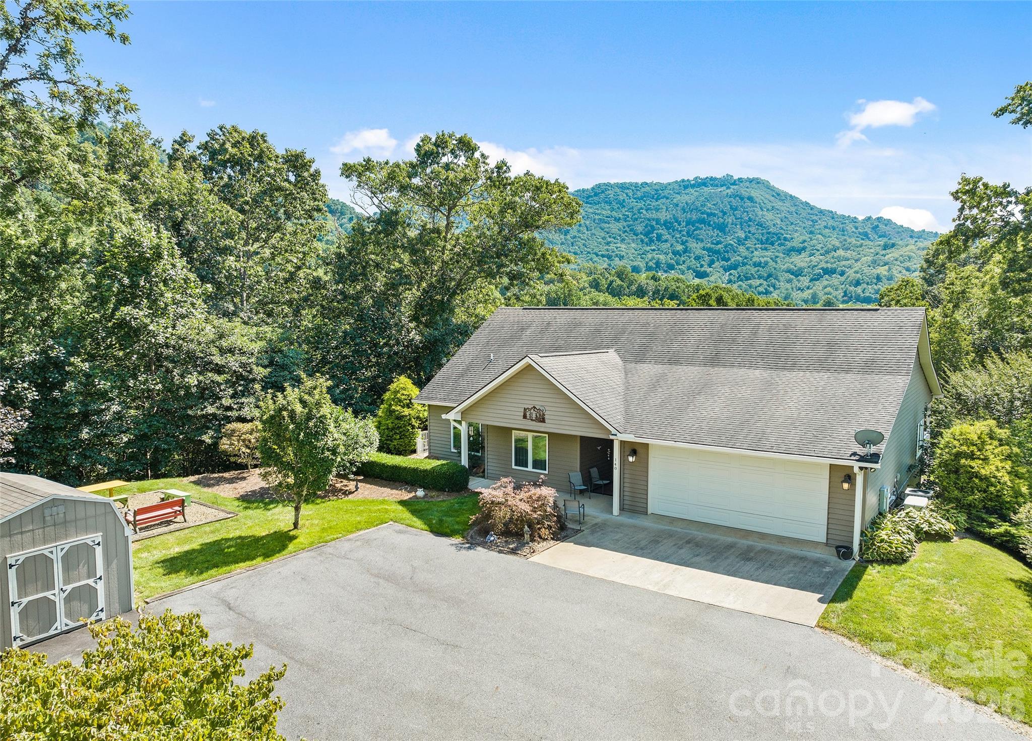 140 Debbie Loop — Waynesville