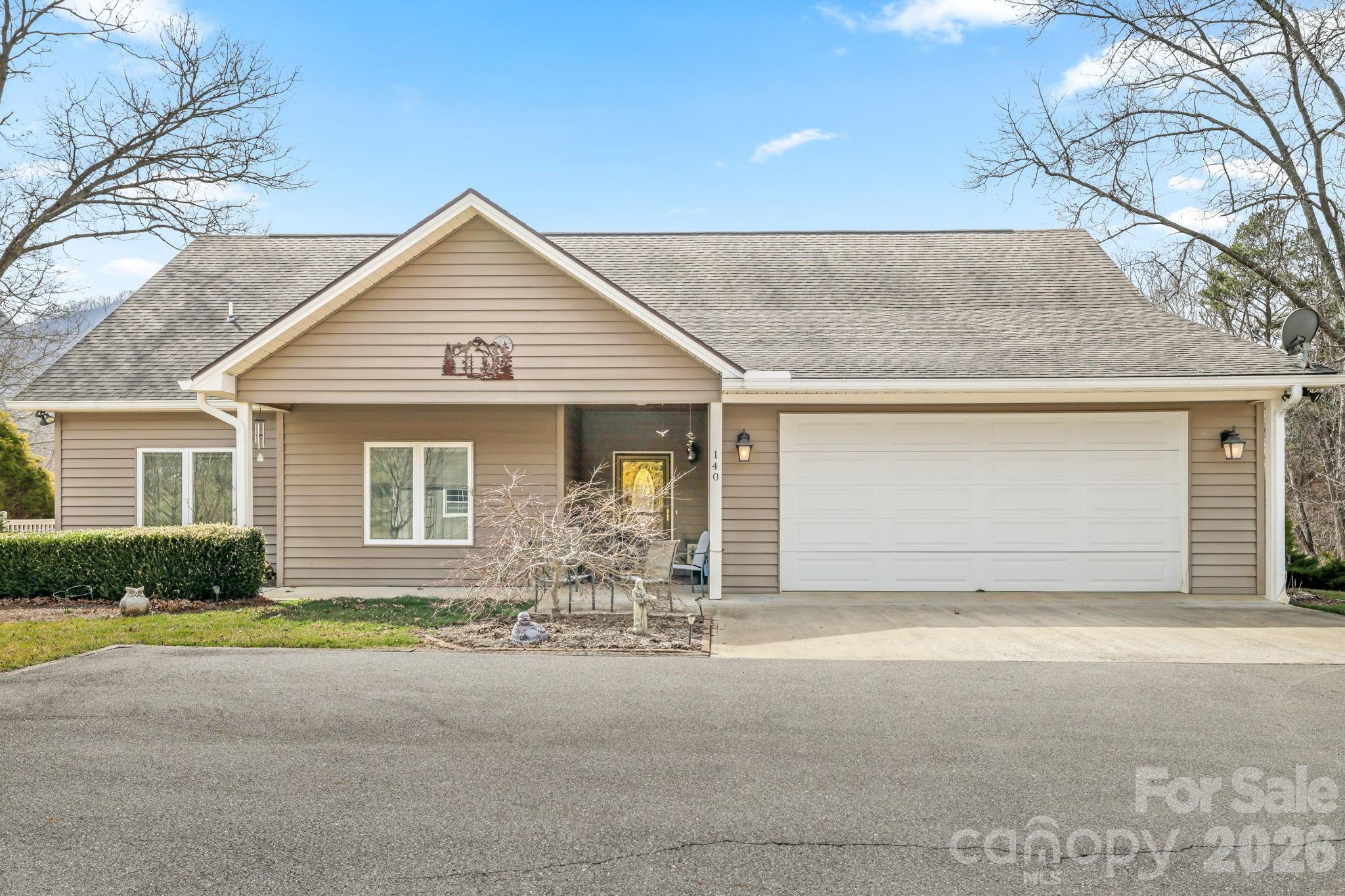 140 Debbie Loop — Waynesville