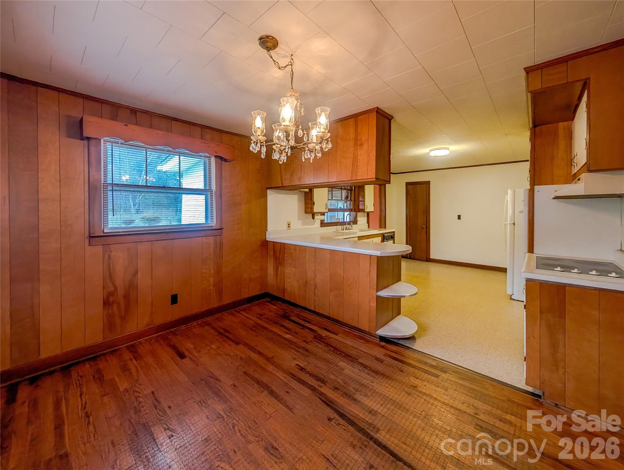 165 Cattail Creek Road — Burnsville