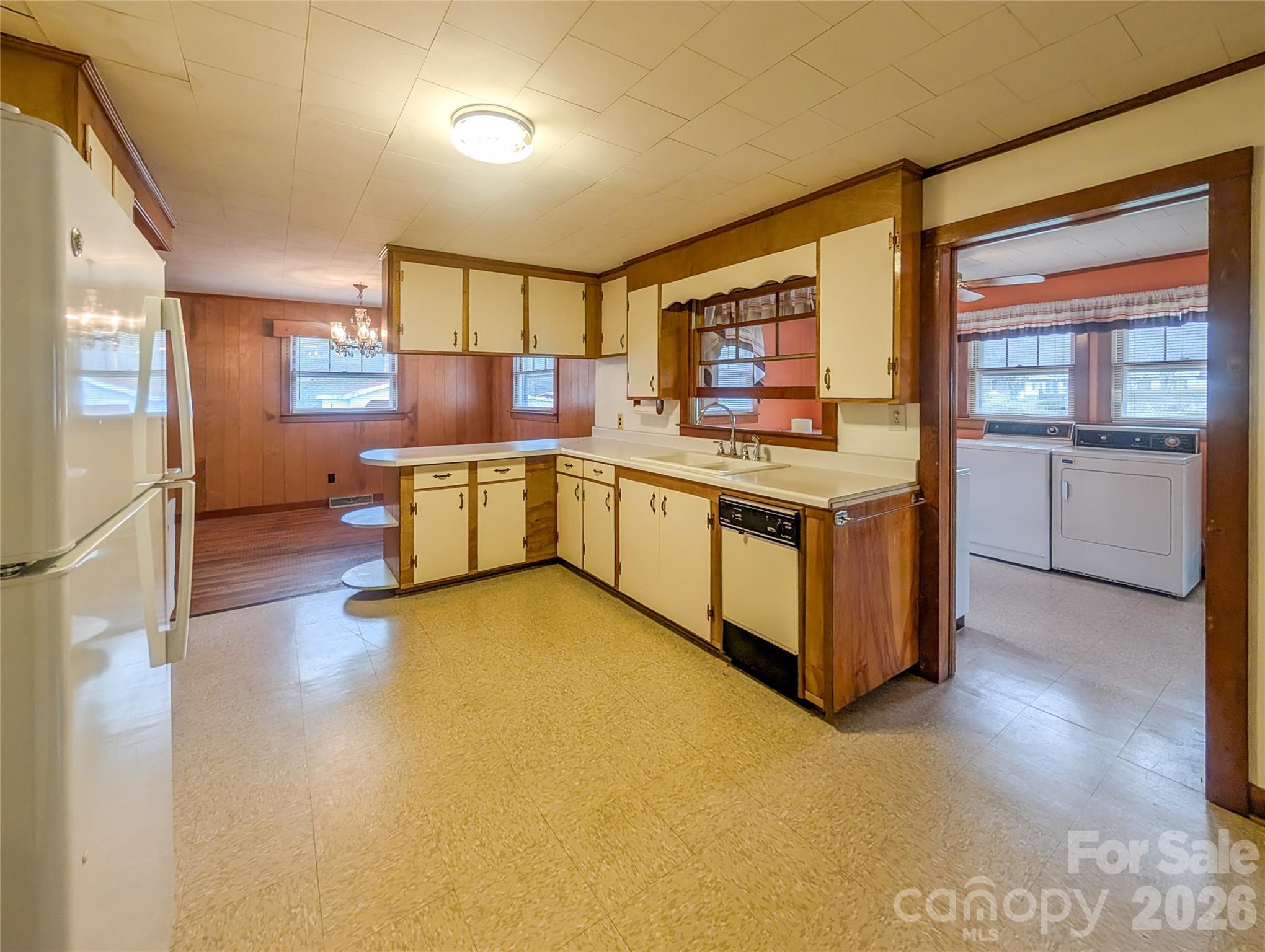 165 Cattail Creek Road — Burnsville